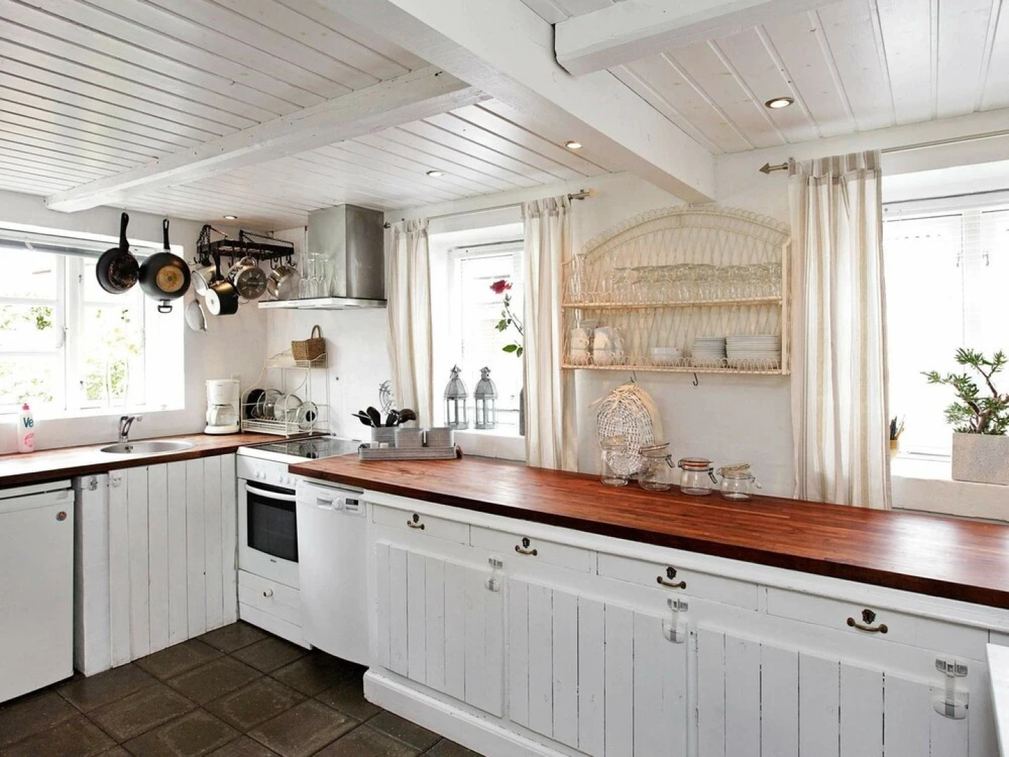 Lively Holiday Home in Juelsminde with Terrace