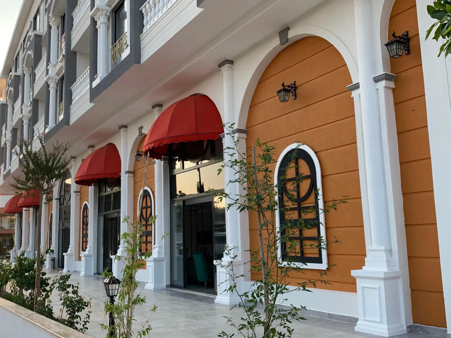 Курорт The Sansa Hotel & Spa