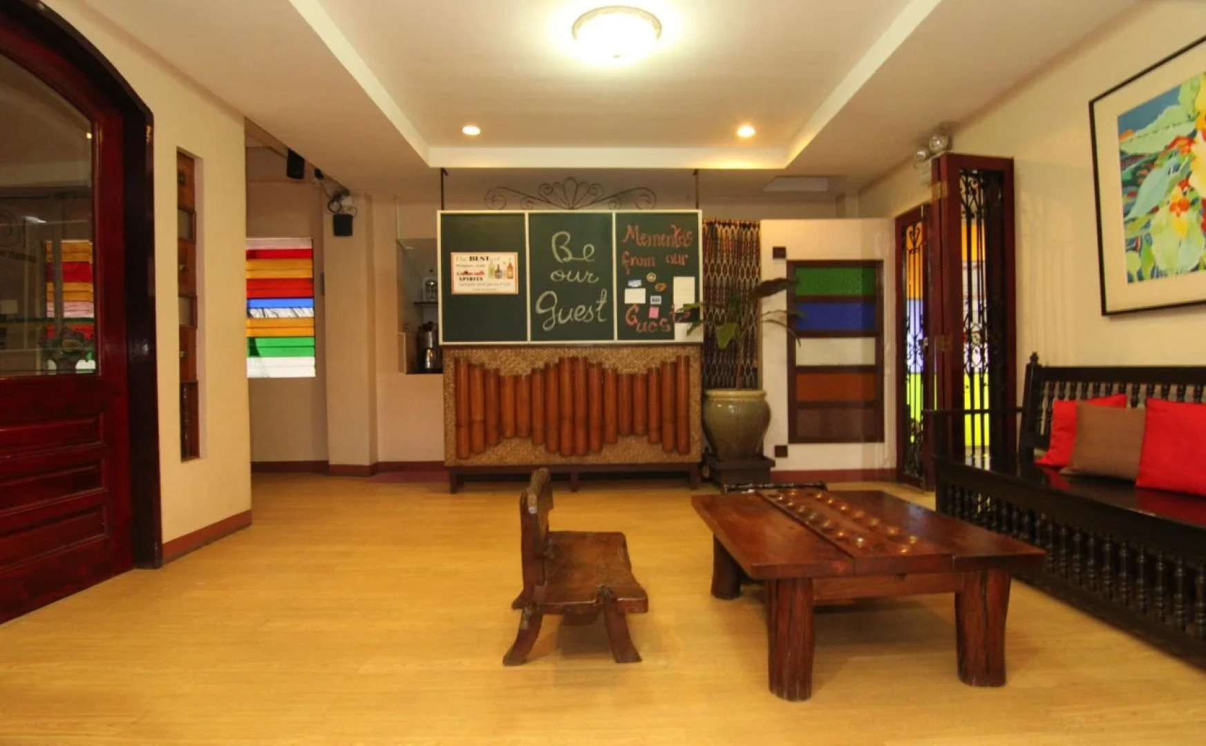 Bahay Ni Tuding Inn & Bistro