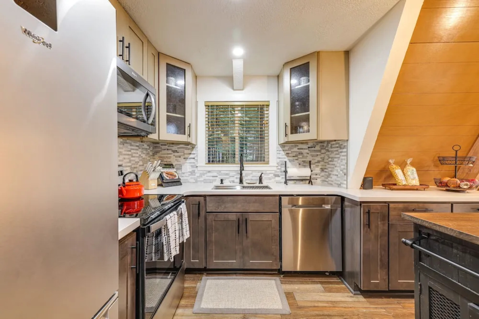 3 Mi to Calaveras Big Trees: Cabin w/ Fire Pit!