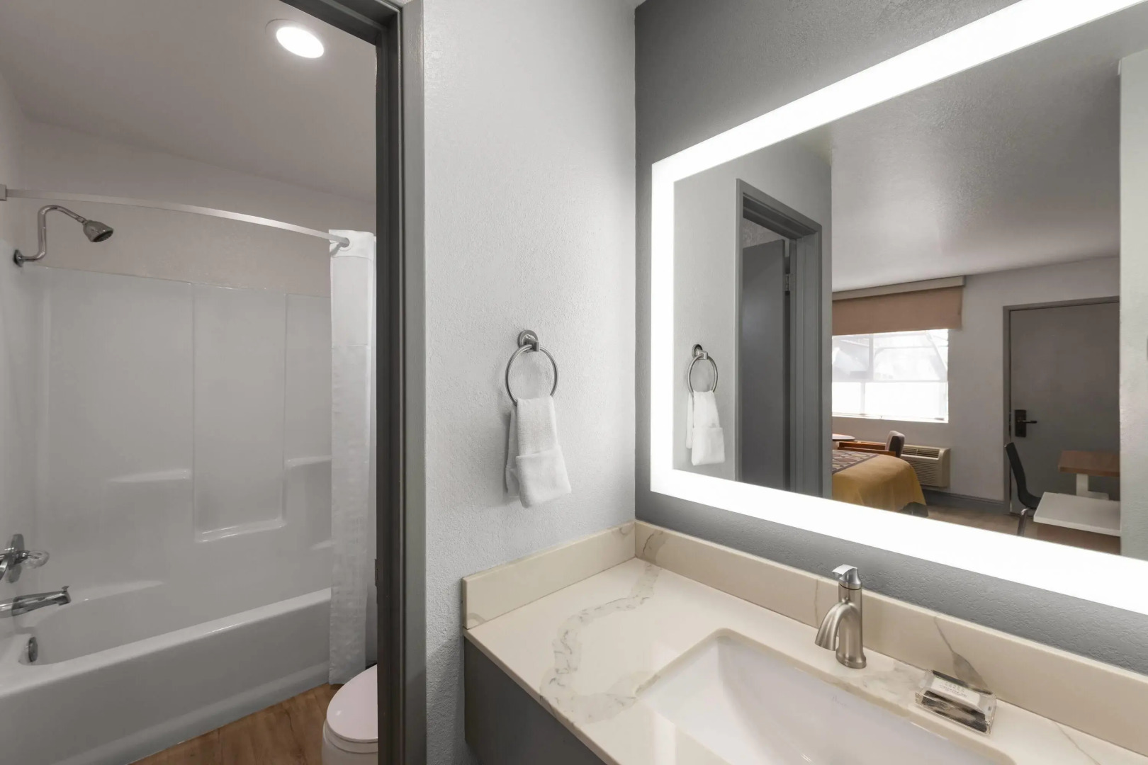 Super 8 by Wyndham Fort Bragg