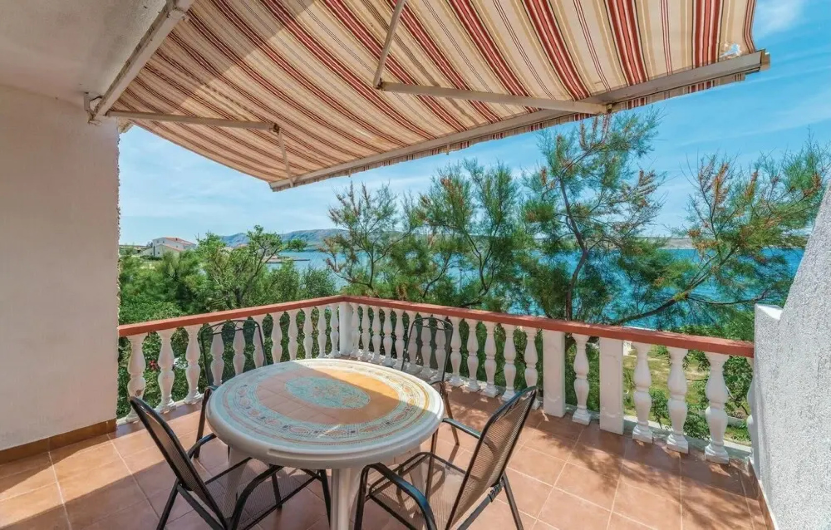 Nice Home in Kustici With Wifi and 2 Bedrooms