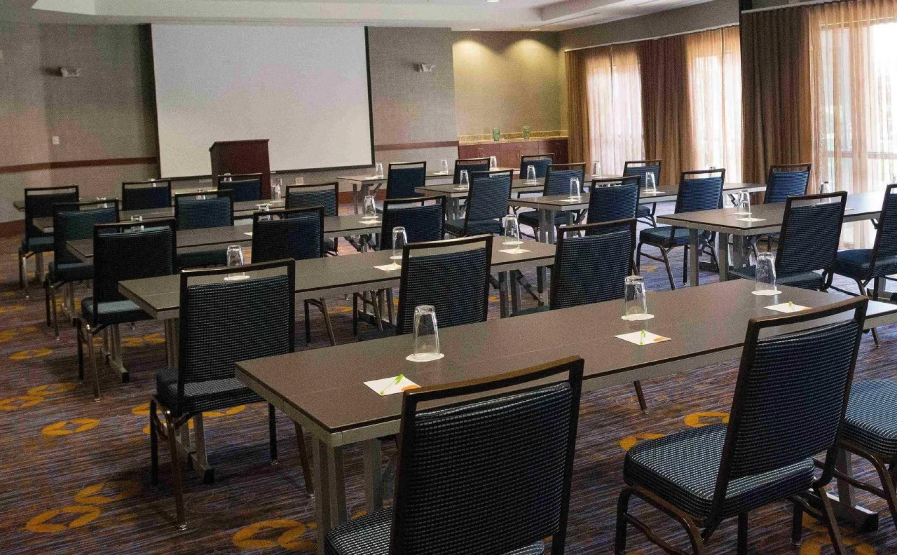 Courtyard by Marriott Los Angeles Burbank Airport