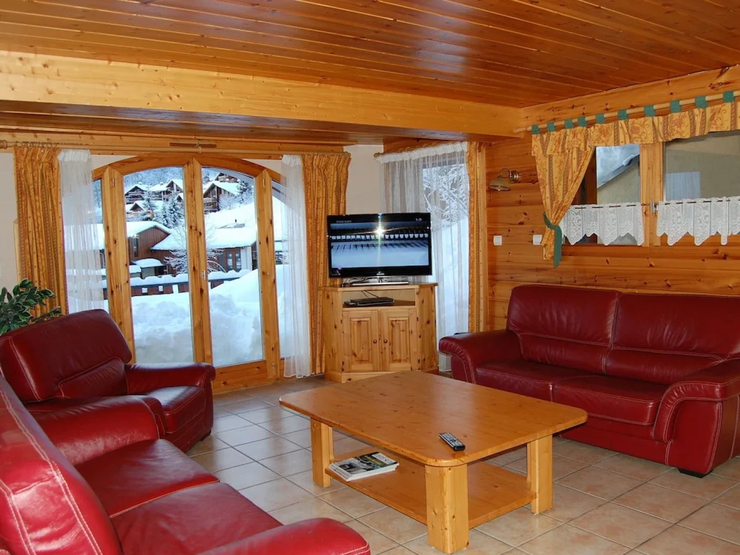 10-pers. Holiday Home With Sauna Near Center of Champagny