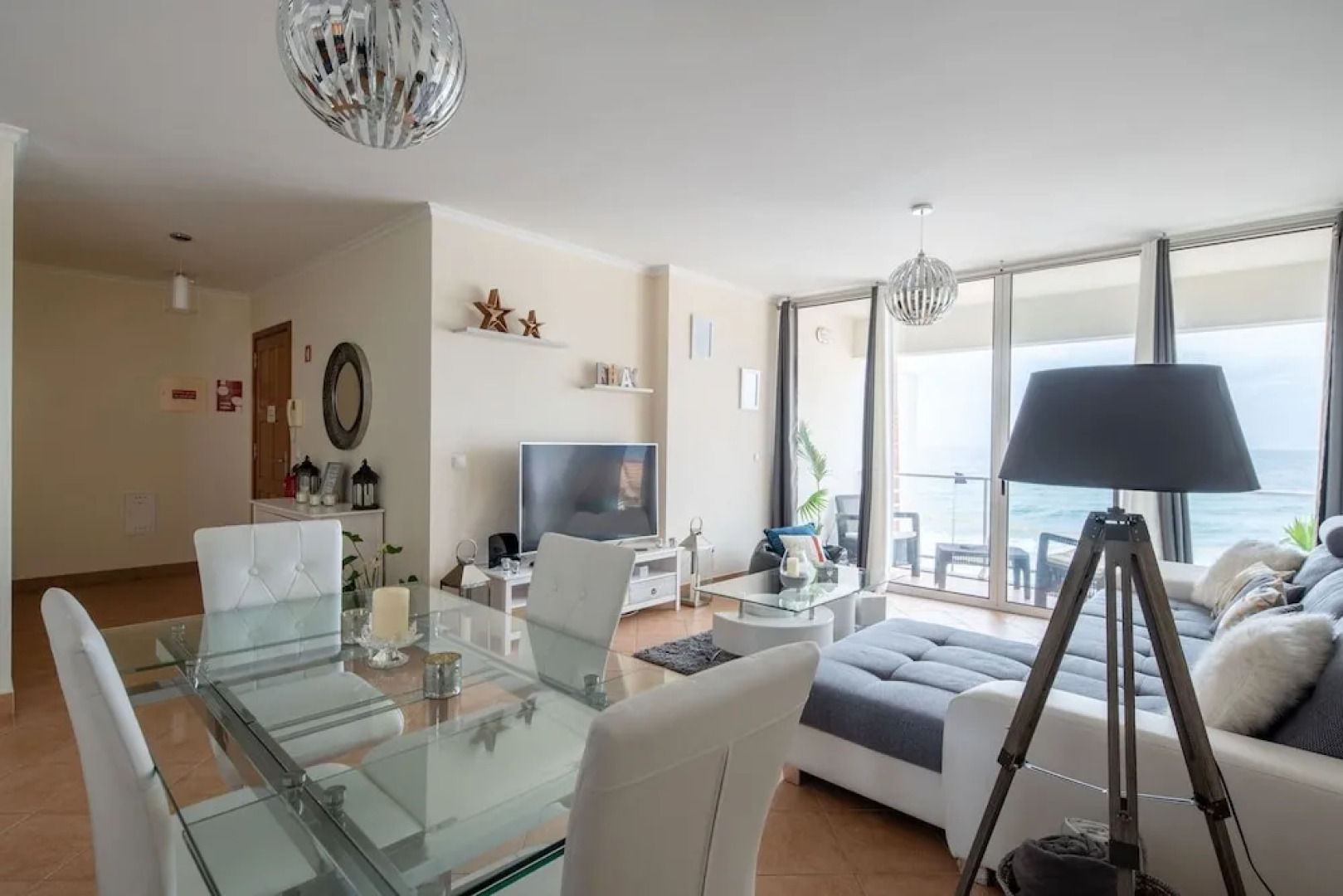 Paul Sunset Apartment