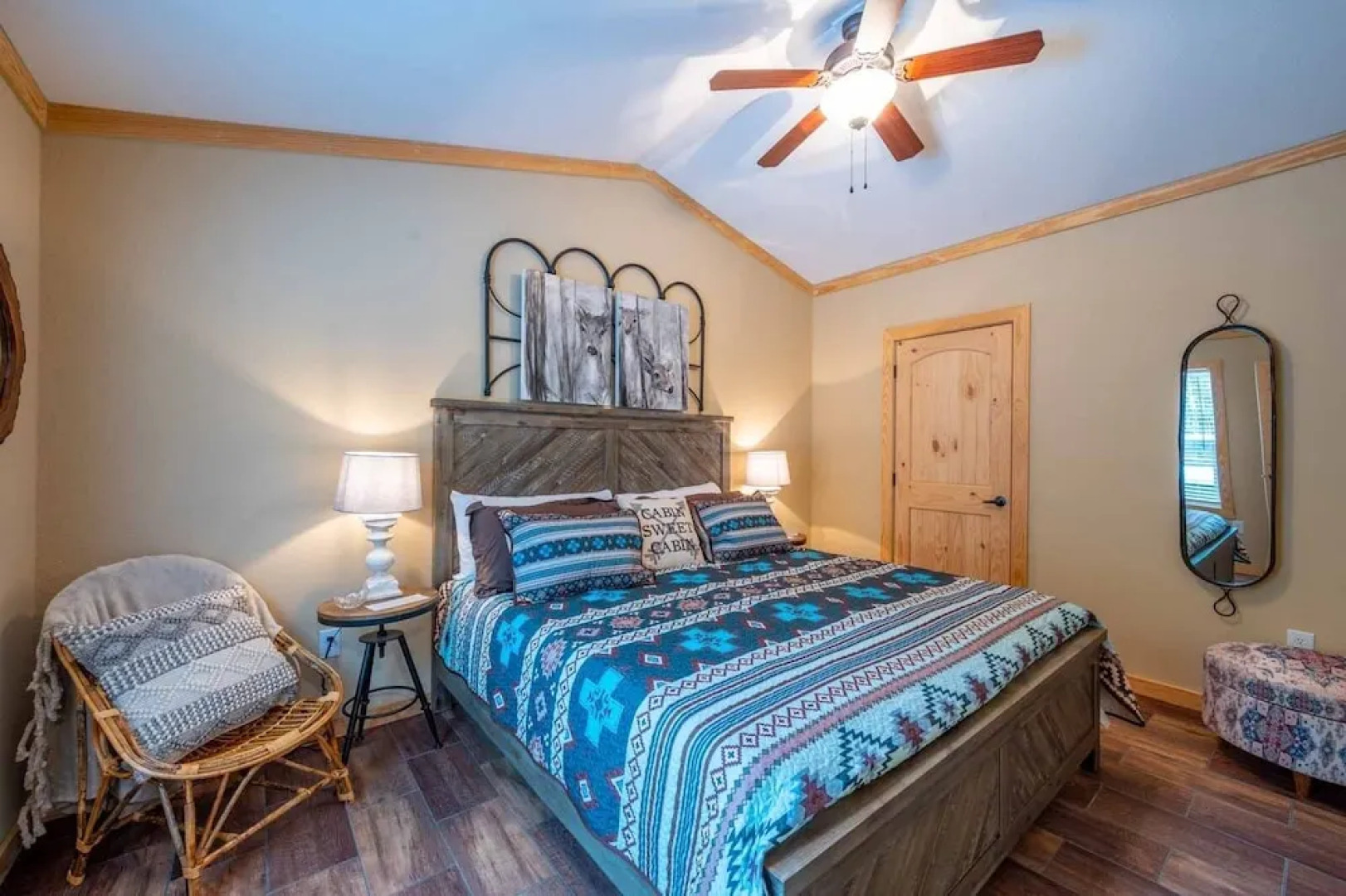 Fish Tales Stunning Cabin Includes Wifi, Hot Tub, and BBQ by Redawning