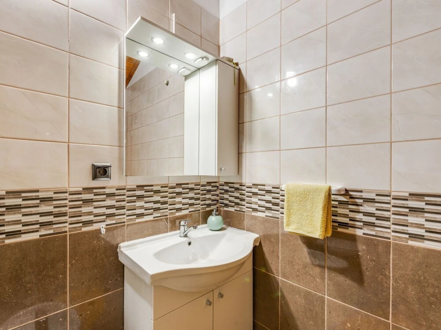 Rustic Cottage in Silba With Garden