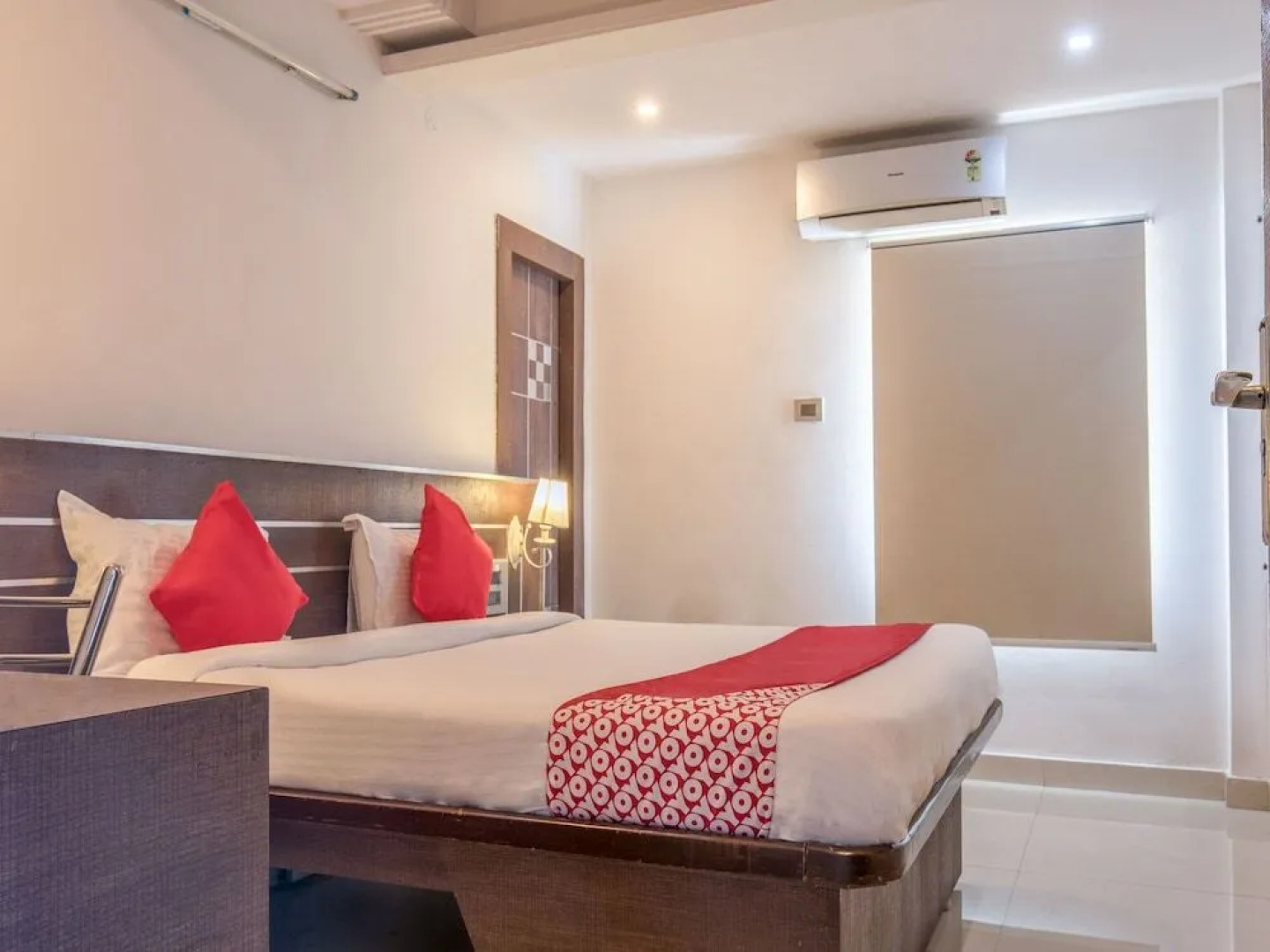 OYO 16930 Madhura Inn