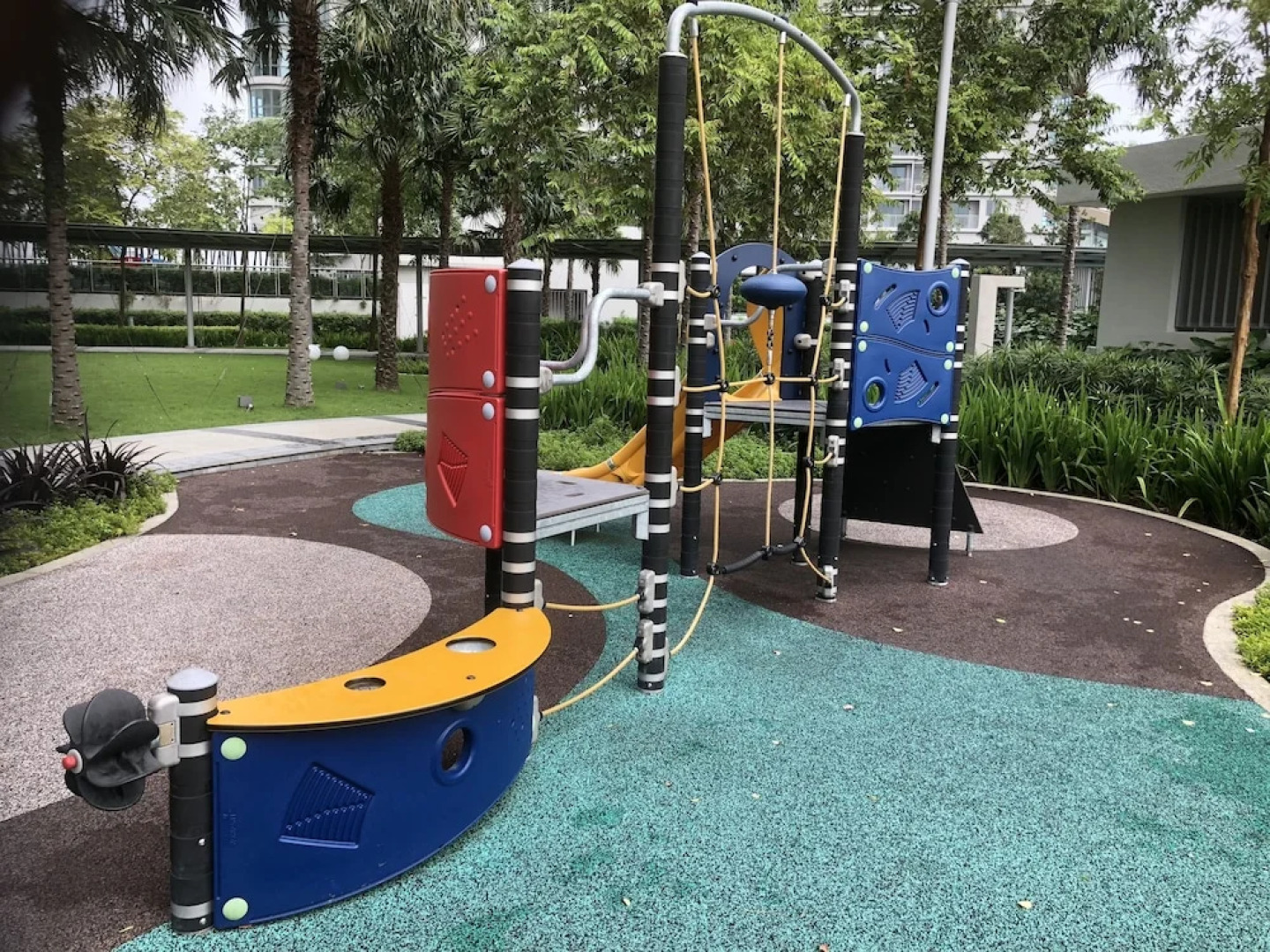 Teega Waterfront - Hello Kitty