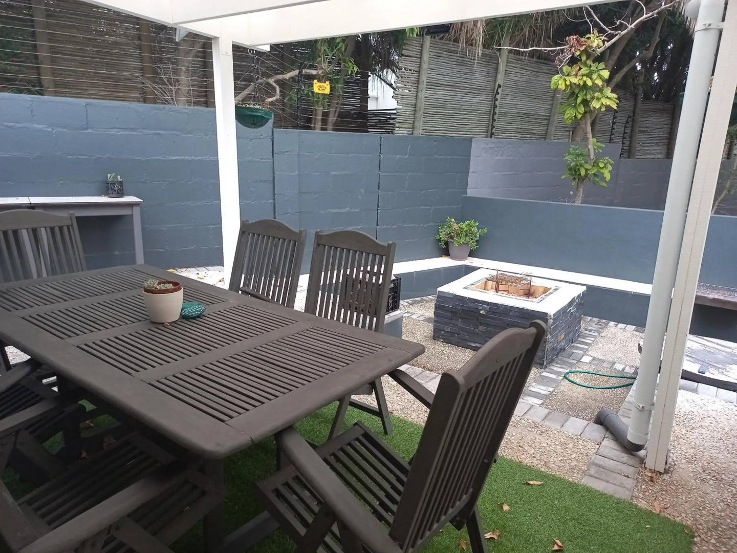 Relaxed holiday home with fire pit