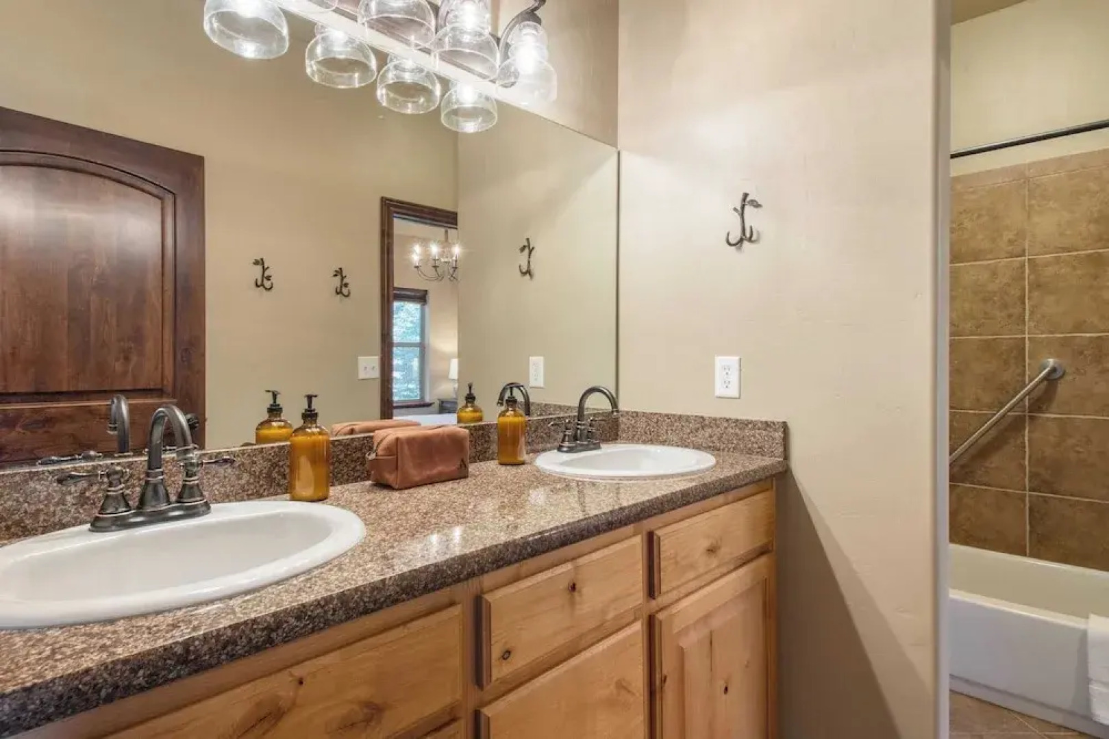 Lucky Bill by Avantstay Lake Views, 15mins to Park City Mtn