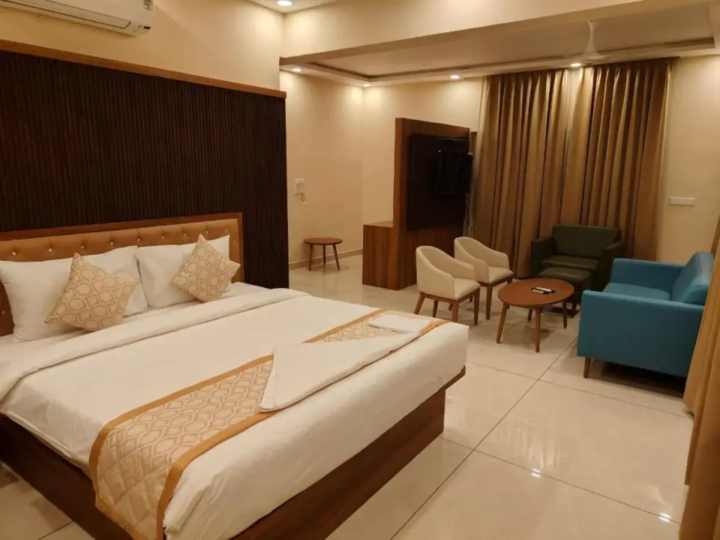 The Waves Hotel Sarjapura