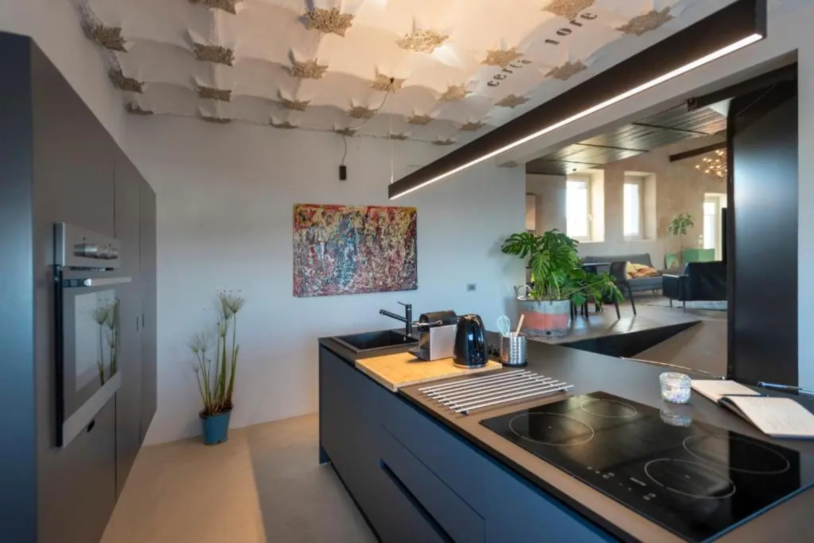 ROSTAGNI 1834 apt in villa with pool in the Barolo region