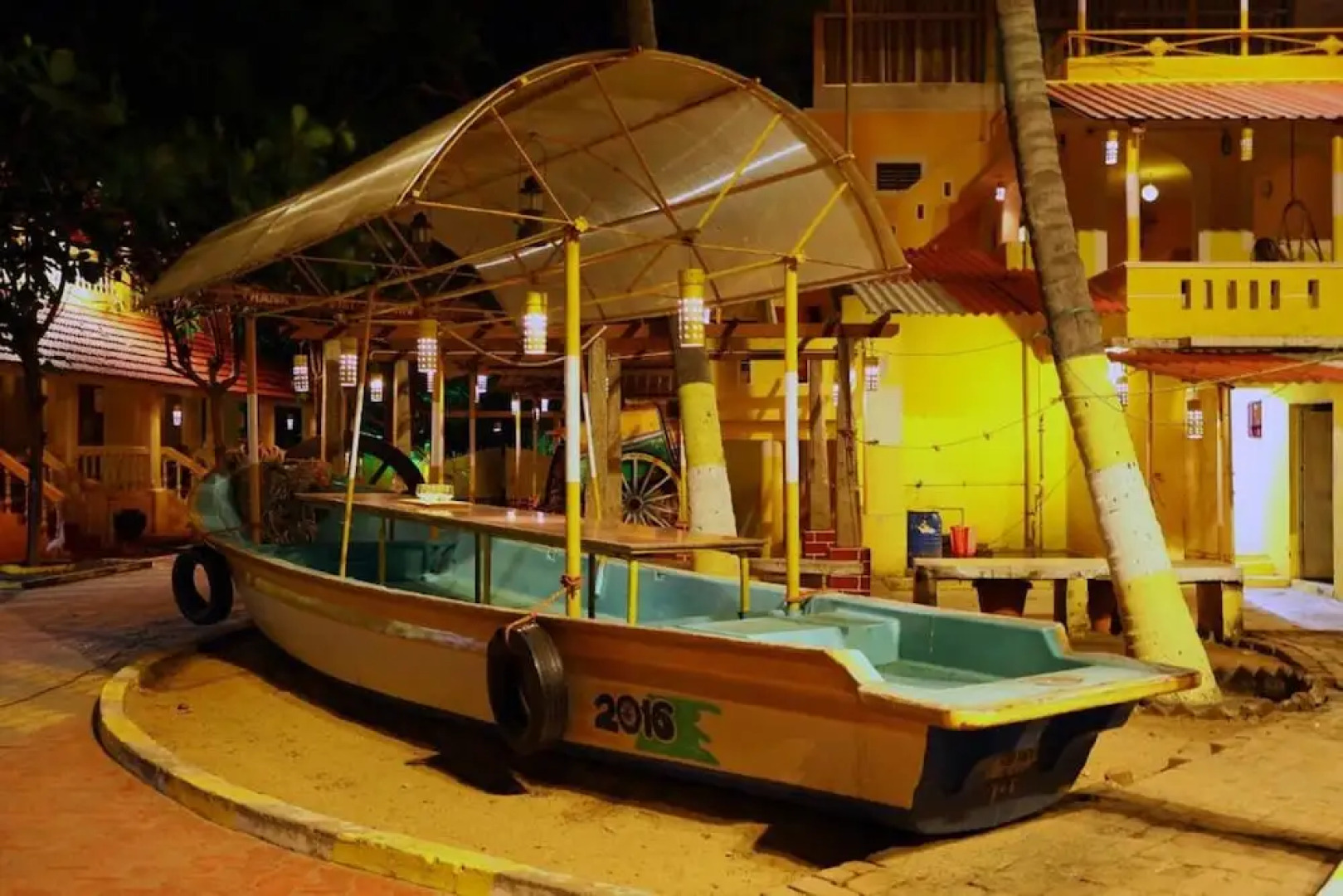 Royal House And Park