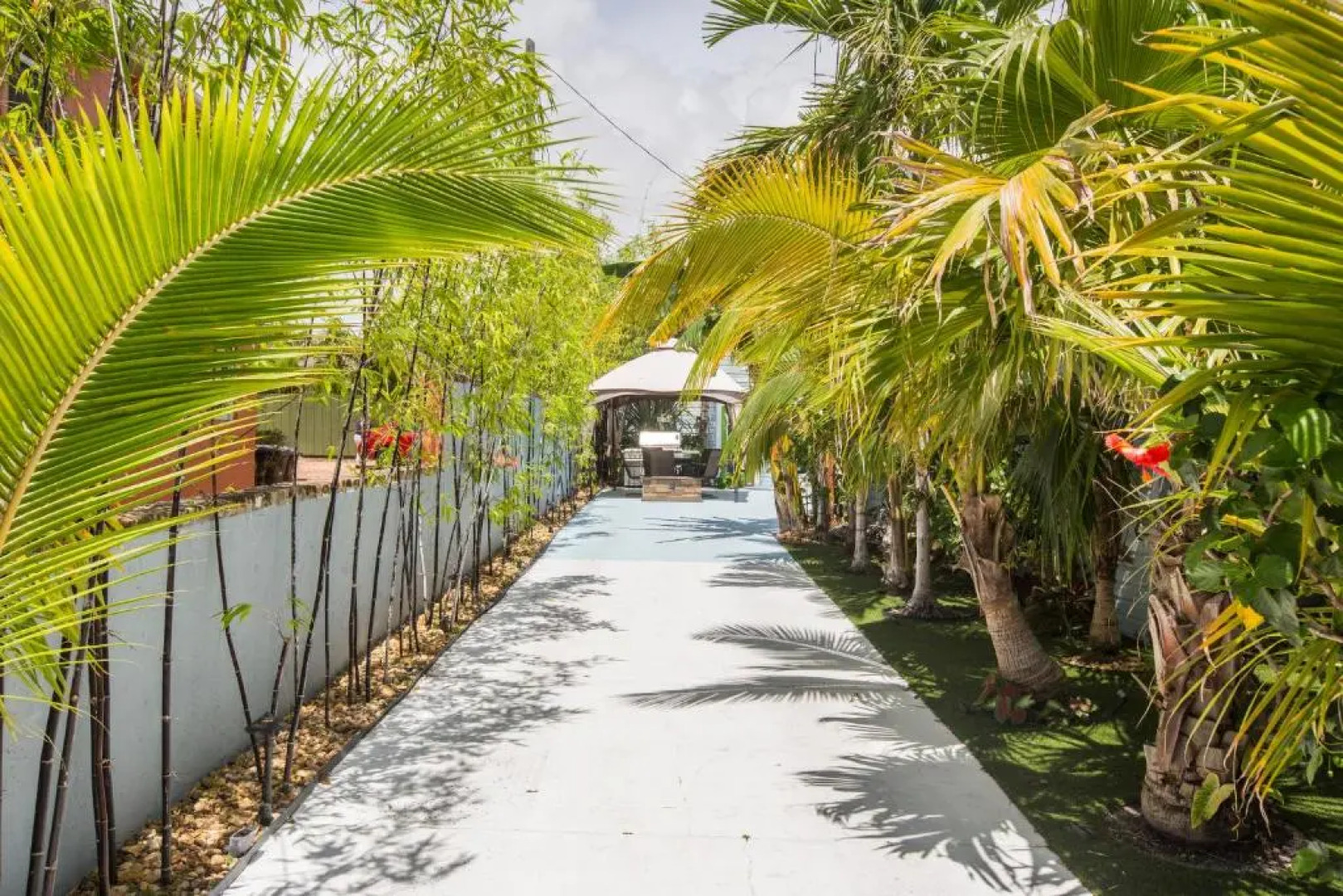 Tropical Garden Bungalow B