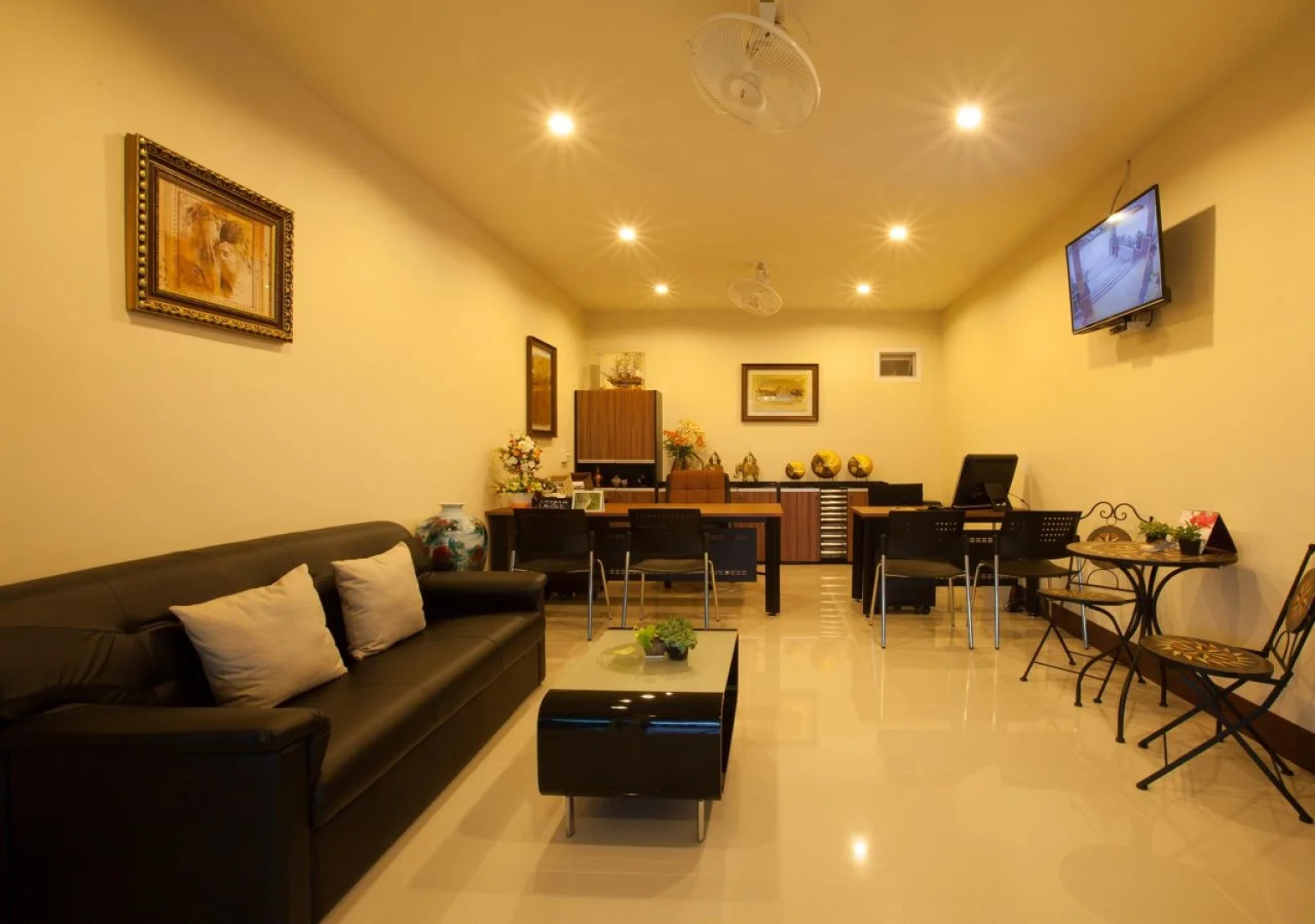 Chiang Kham Grand Villa