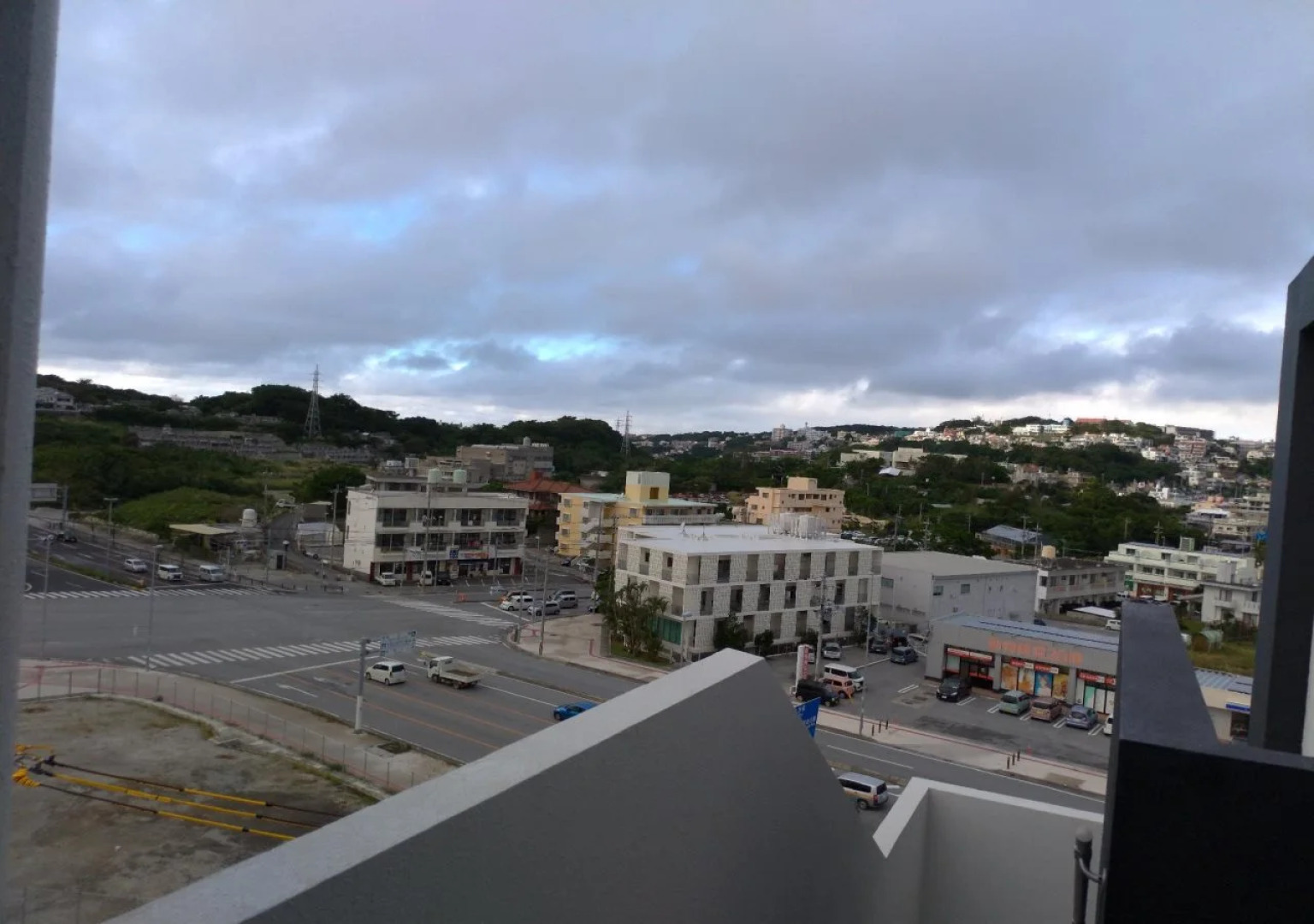 Mr.KINJO inn in front of Children Medical Care Center