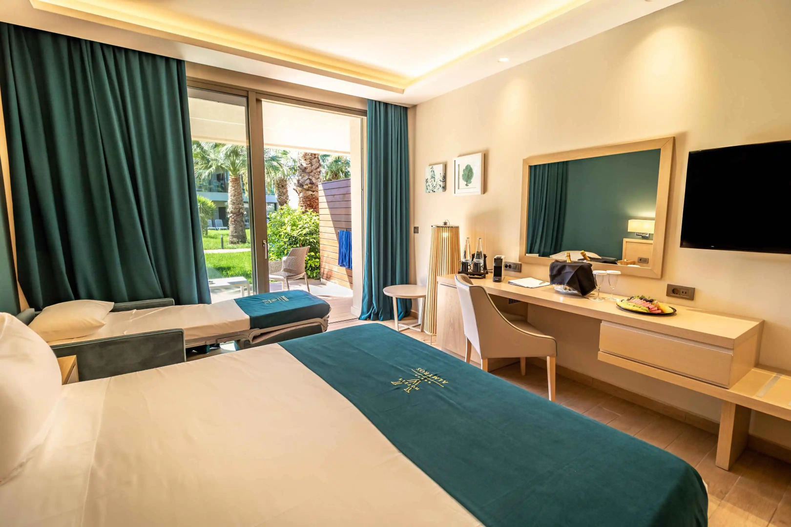 Almуros Beach Resort and Spa