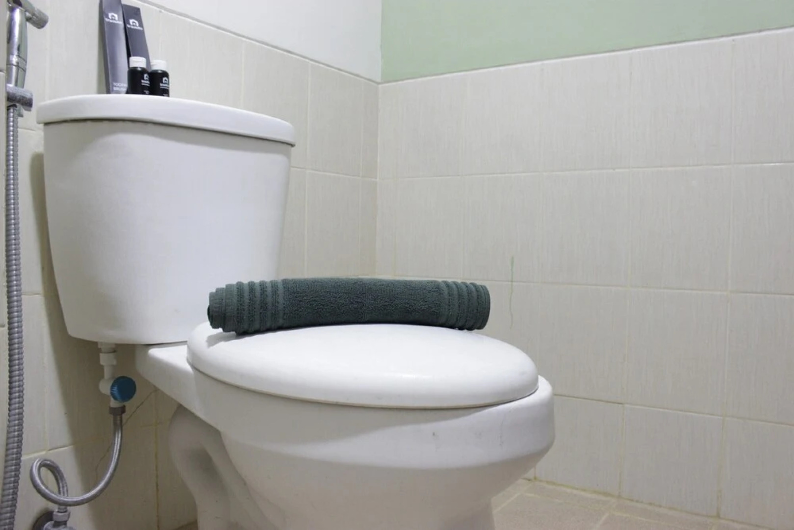 Spacious Studio Apartment At Easton Park Jatinangor Near Unpad