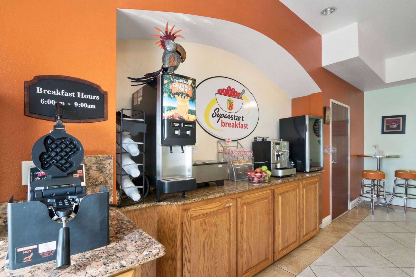 Super 8 by Wyndham Austin/Airport South