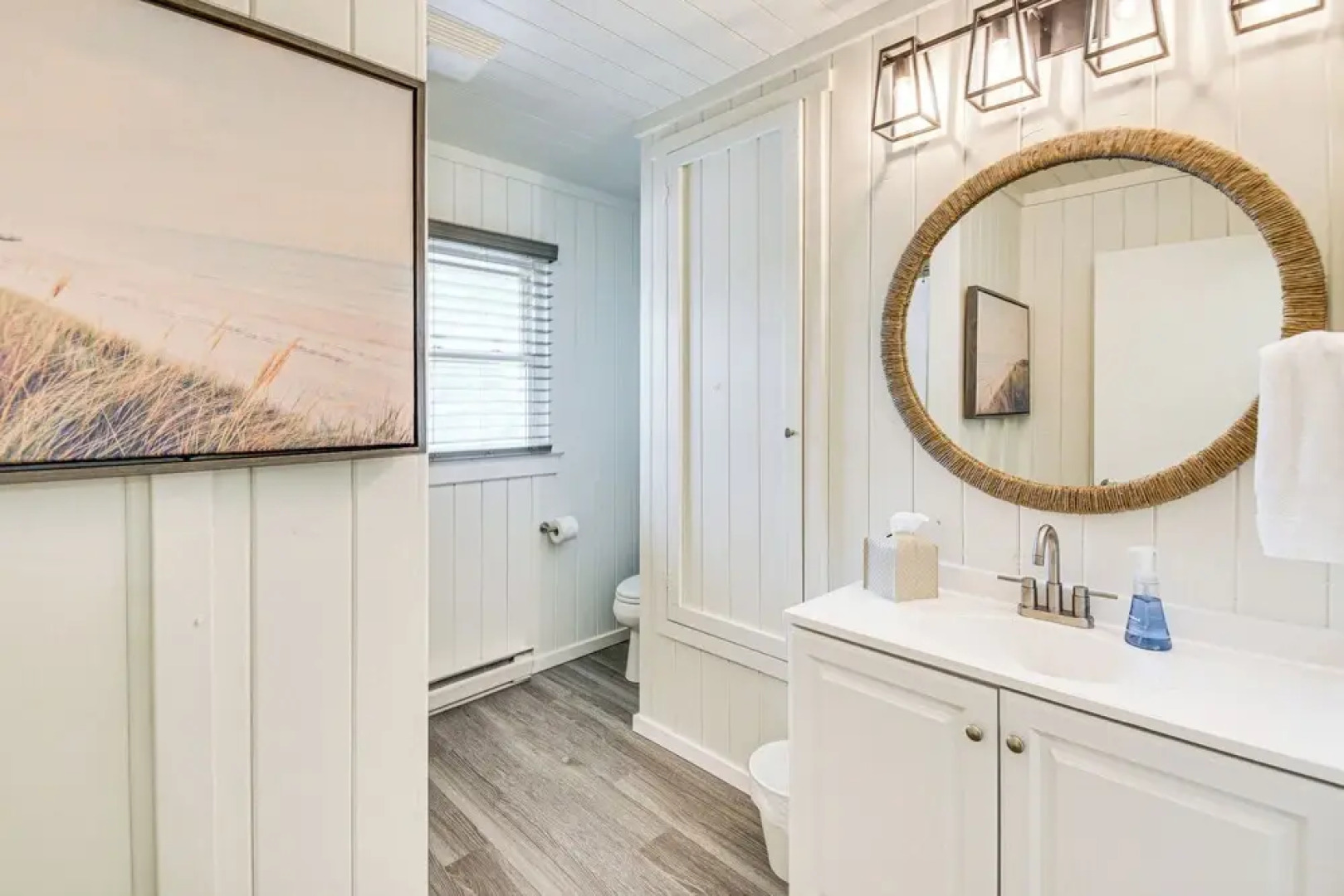 Pet-friendly Buxton Home w/ Balcony, 2 Mi to Beach