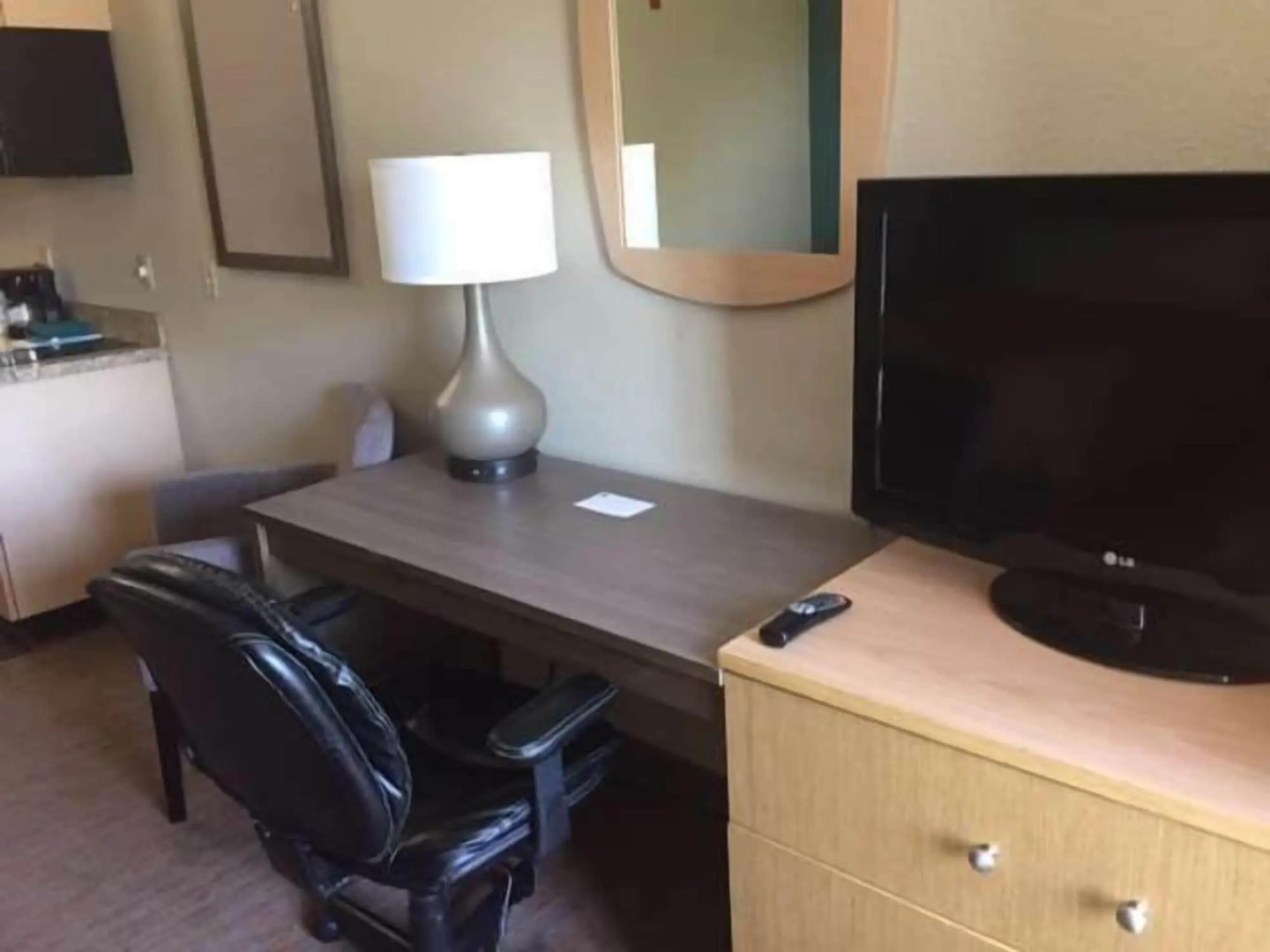 Studio 6 Lenexa, KS - Overland Park