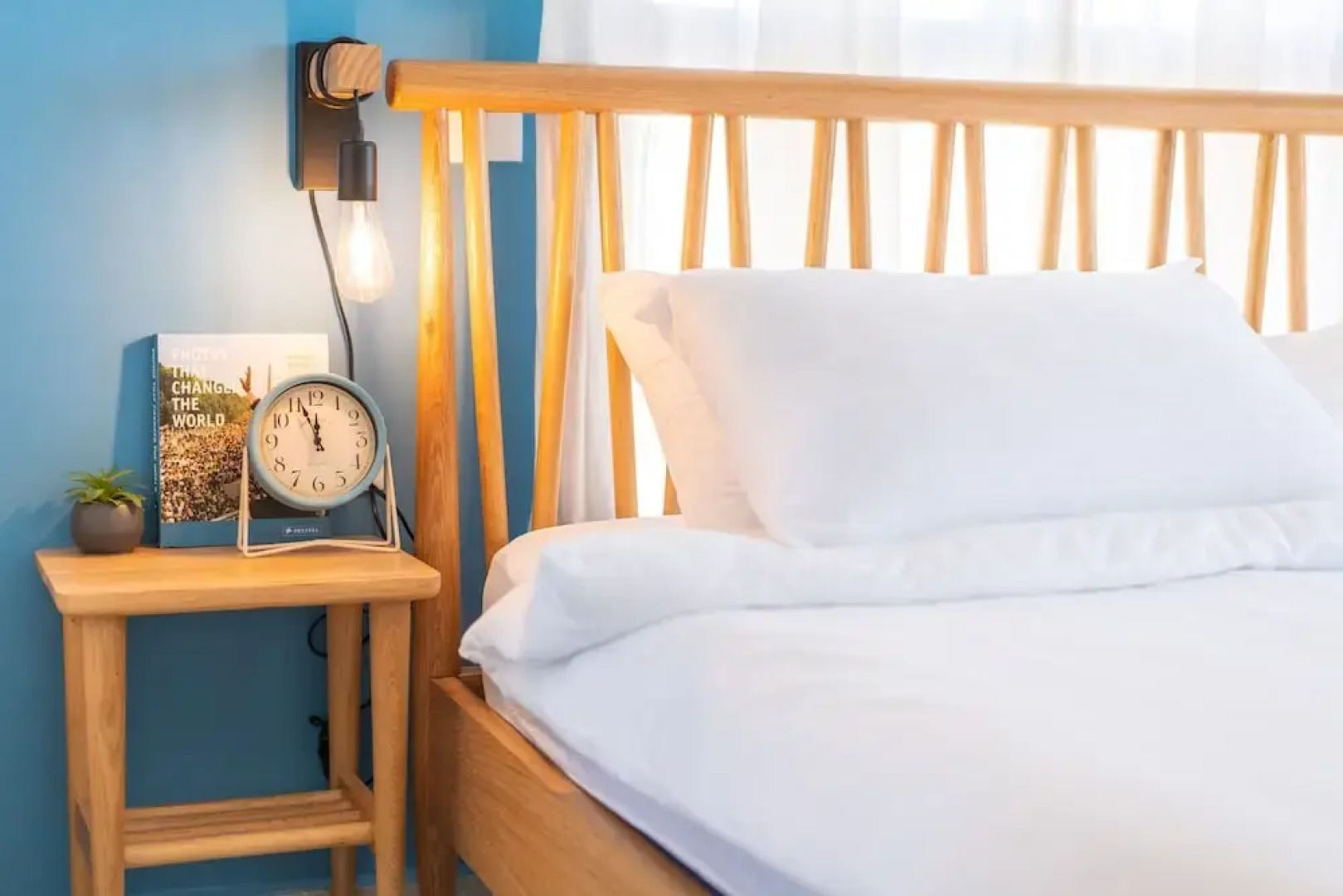 Stylish Seaside Escape with Balcony by Sea N' Rent