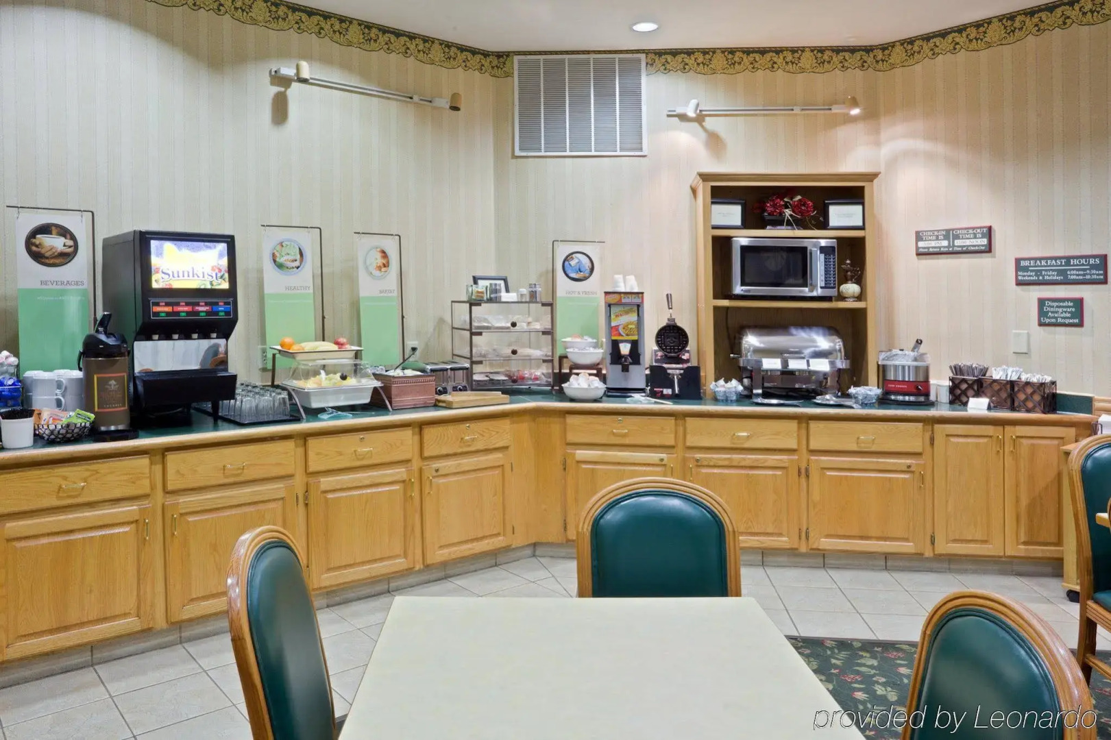 Country Inn & Suites by Radisson, Salina, KS