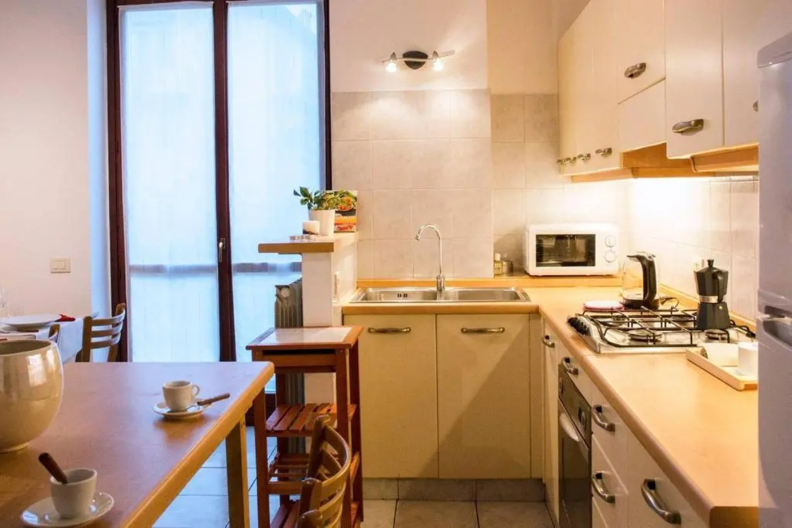 ALTIDO Lively 2 bedroom Apt with Parking close to Como