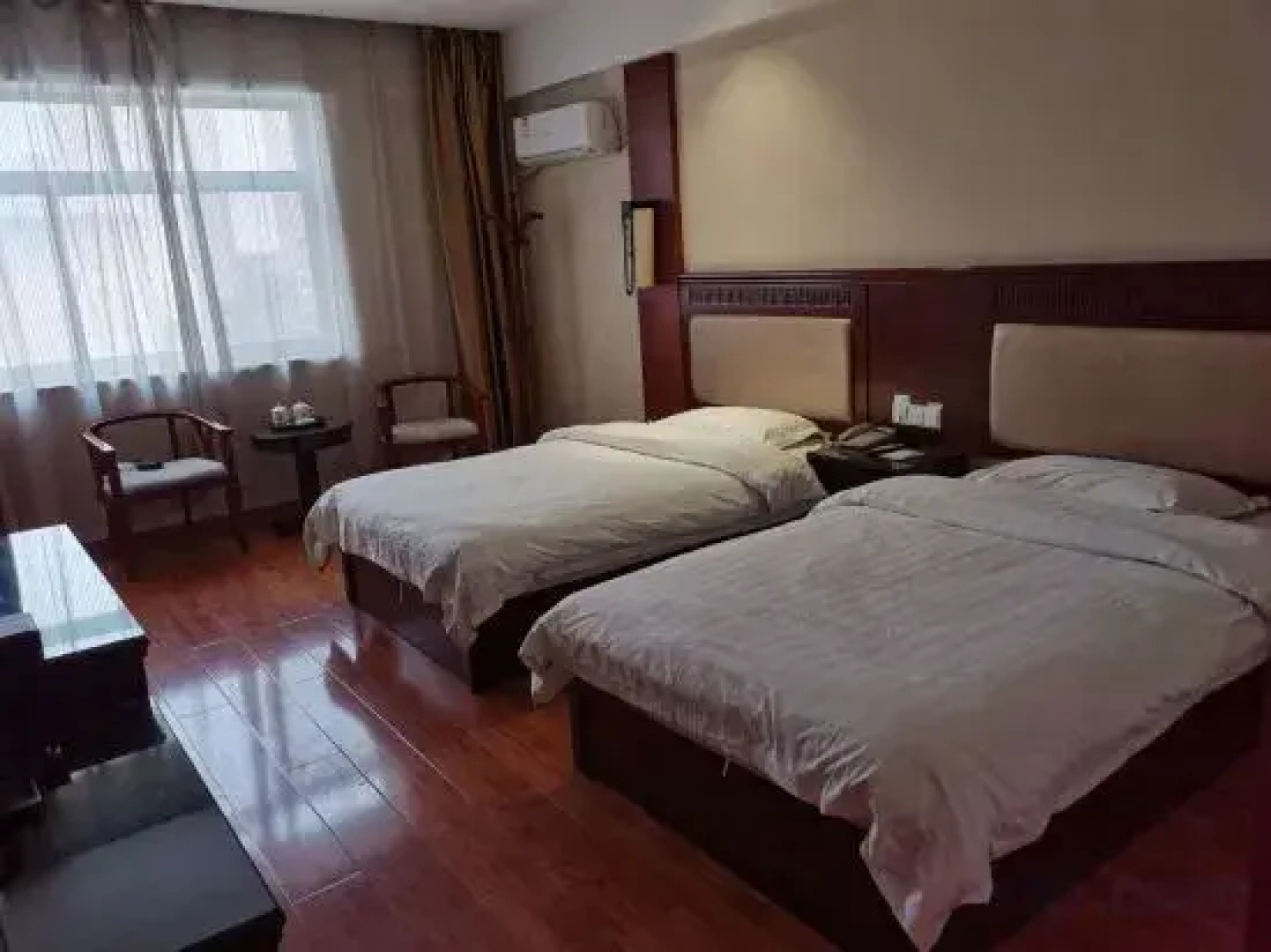 Sunshine Holiday Hotel