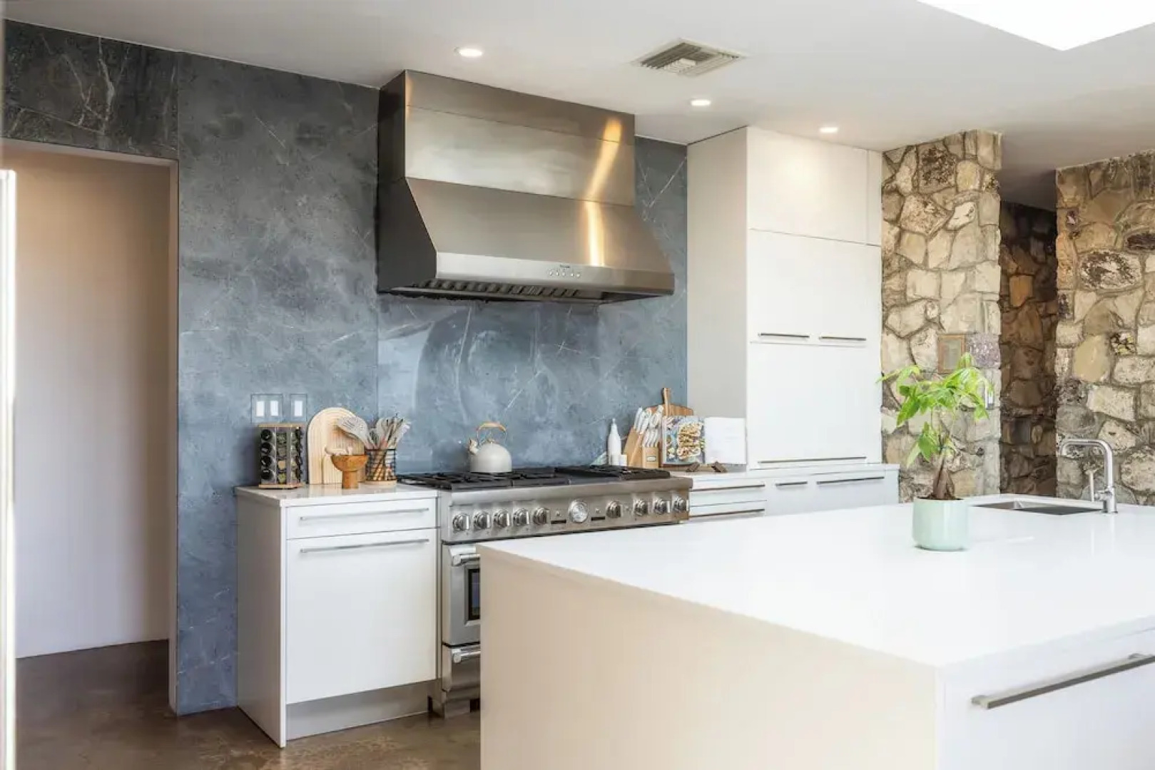 Casa Veronica by Oraklus