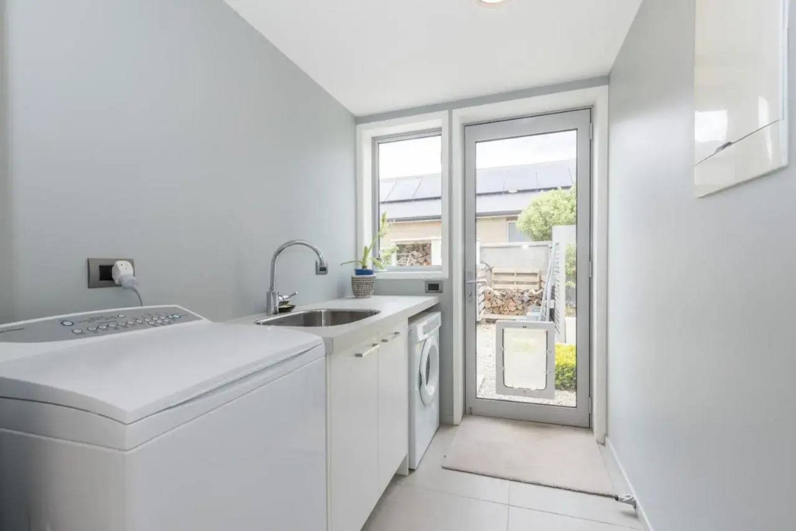 The Lakehouse - Cromwell Holiday Home