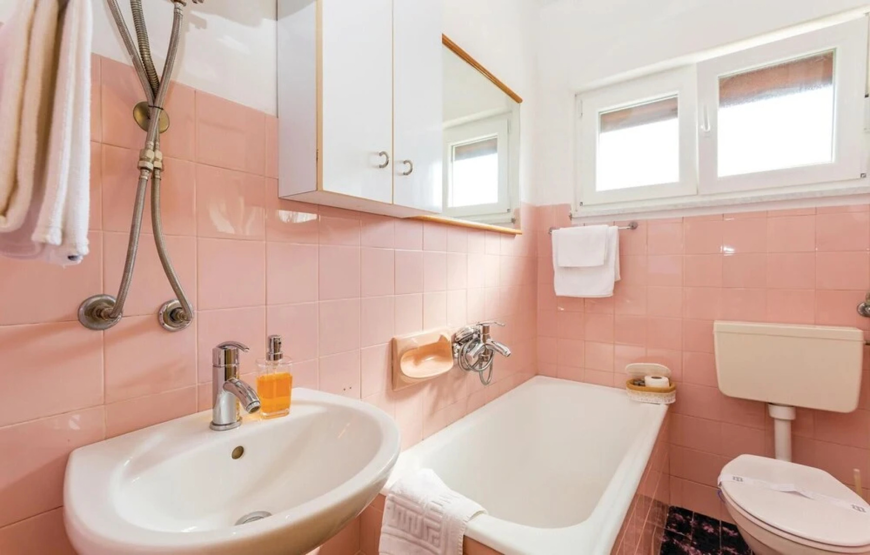 Stunning Home in Risika With Wifi and 3 Bedrooms