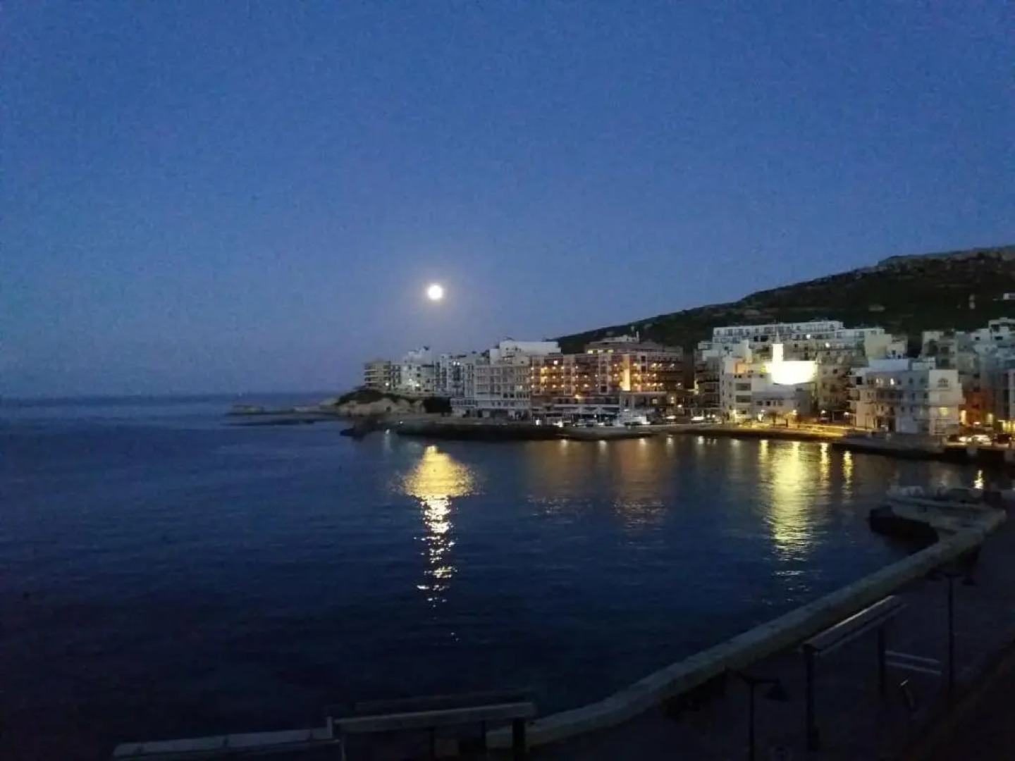 Marsalforn Sea View Beachfront Studio Apartment