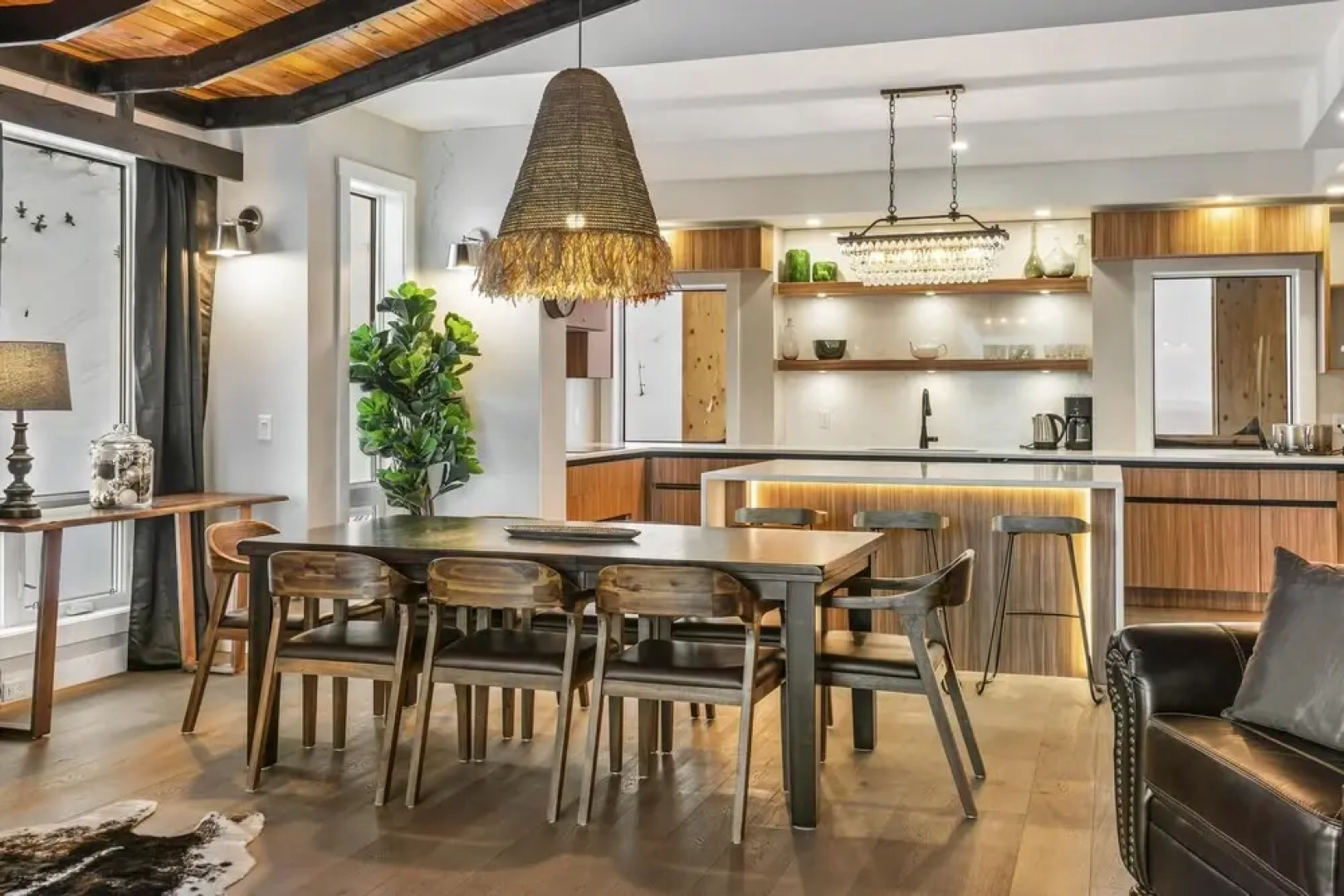 Chalet Monashee-brand New High End W/amazing Views