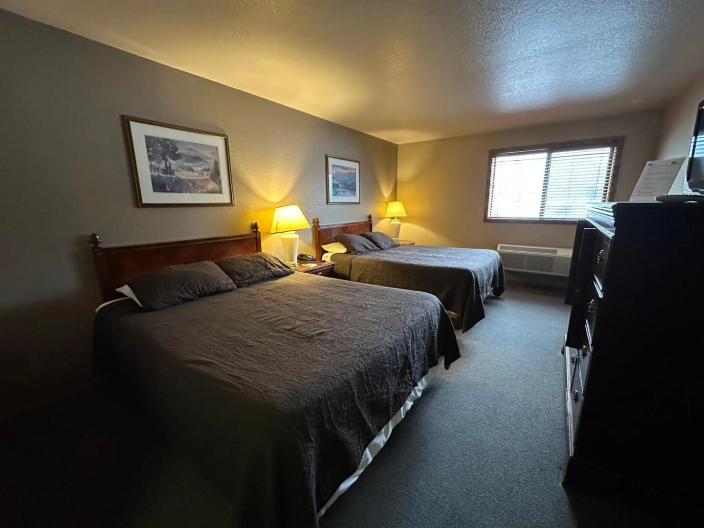 Timber Lodge Inn