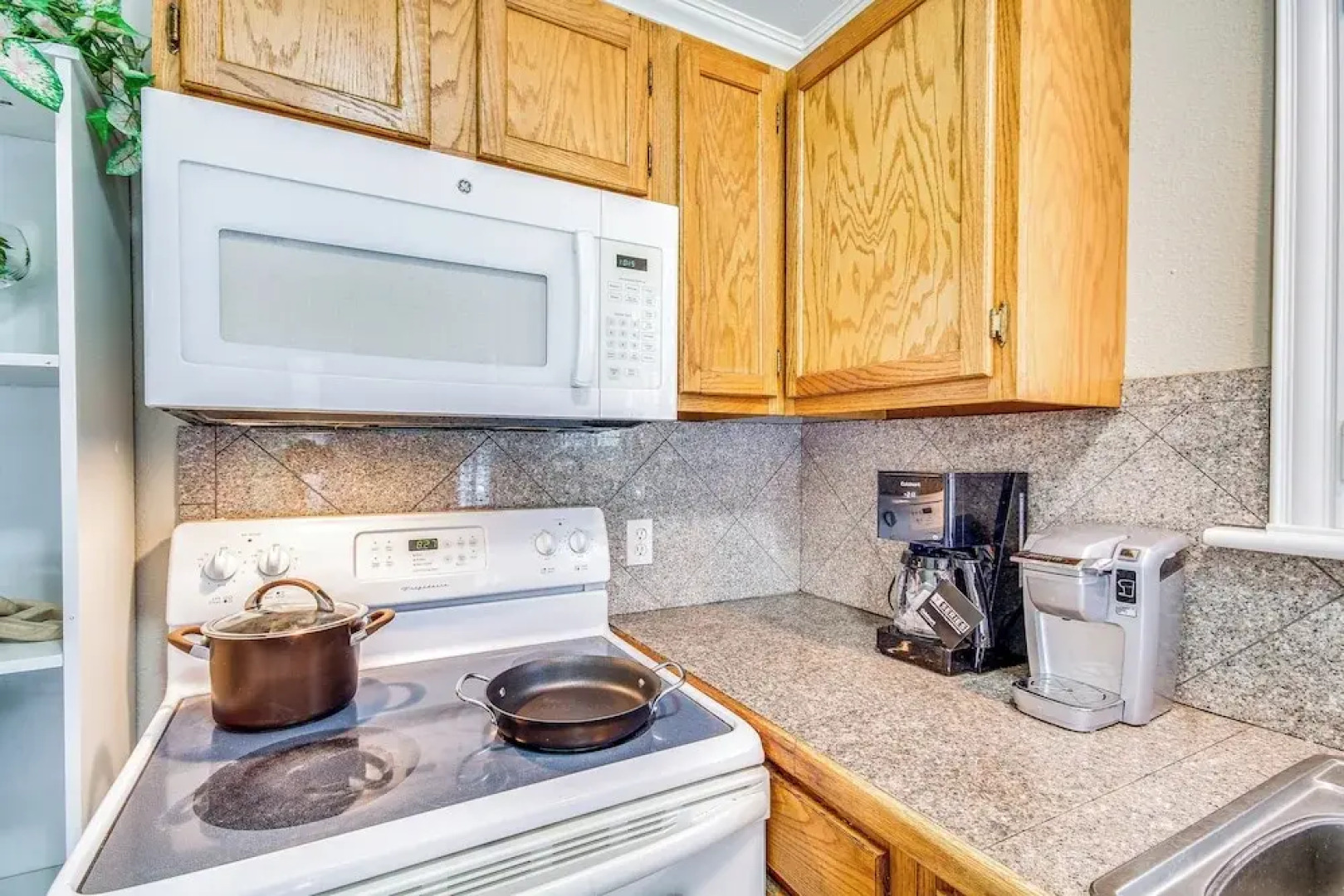 Waveland Retreat w/ Yard: Walkable Location