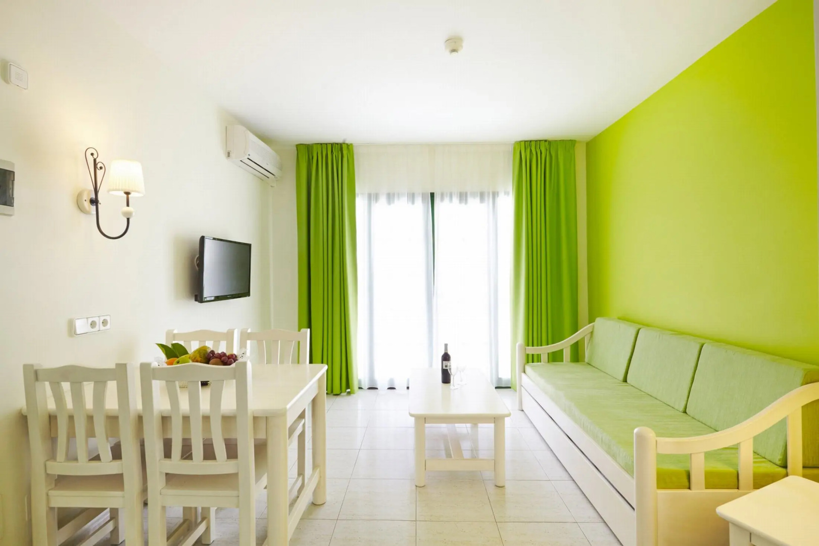 Отель THB Royal