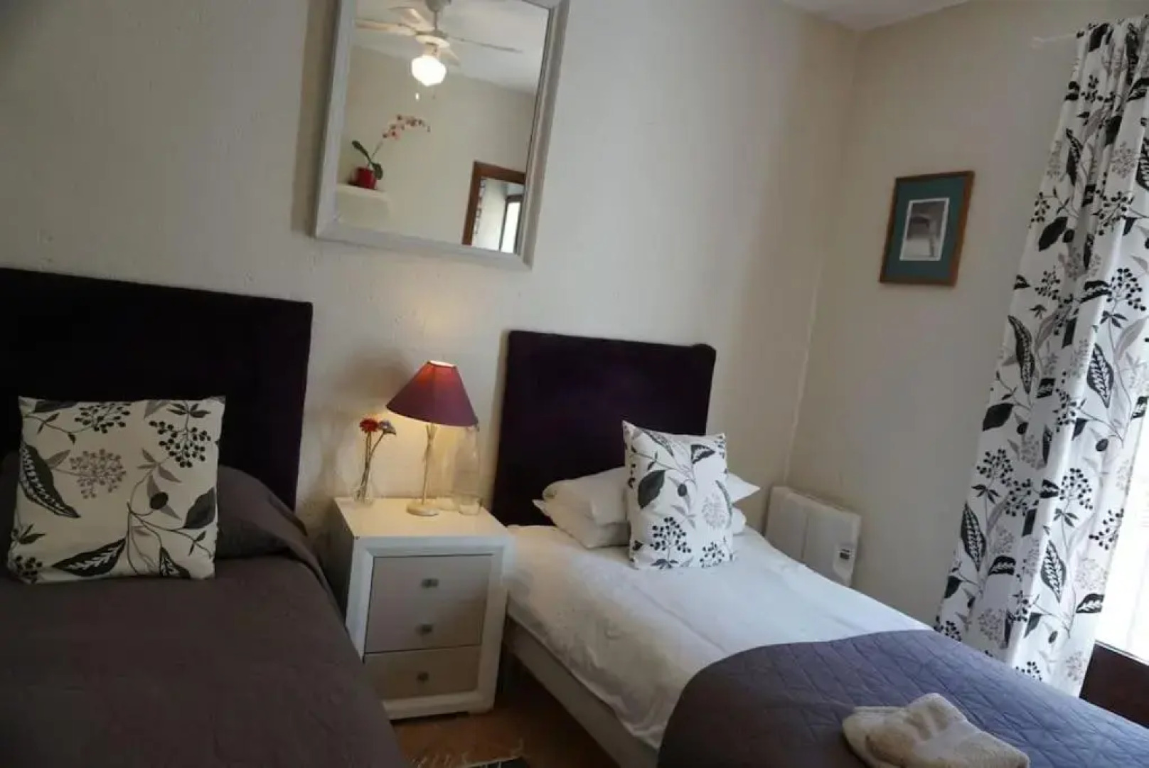 Eagles Nest - Massive townhouse with Pool with outstanding views