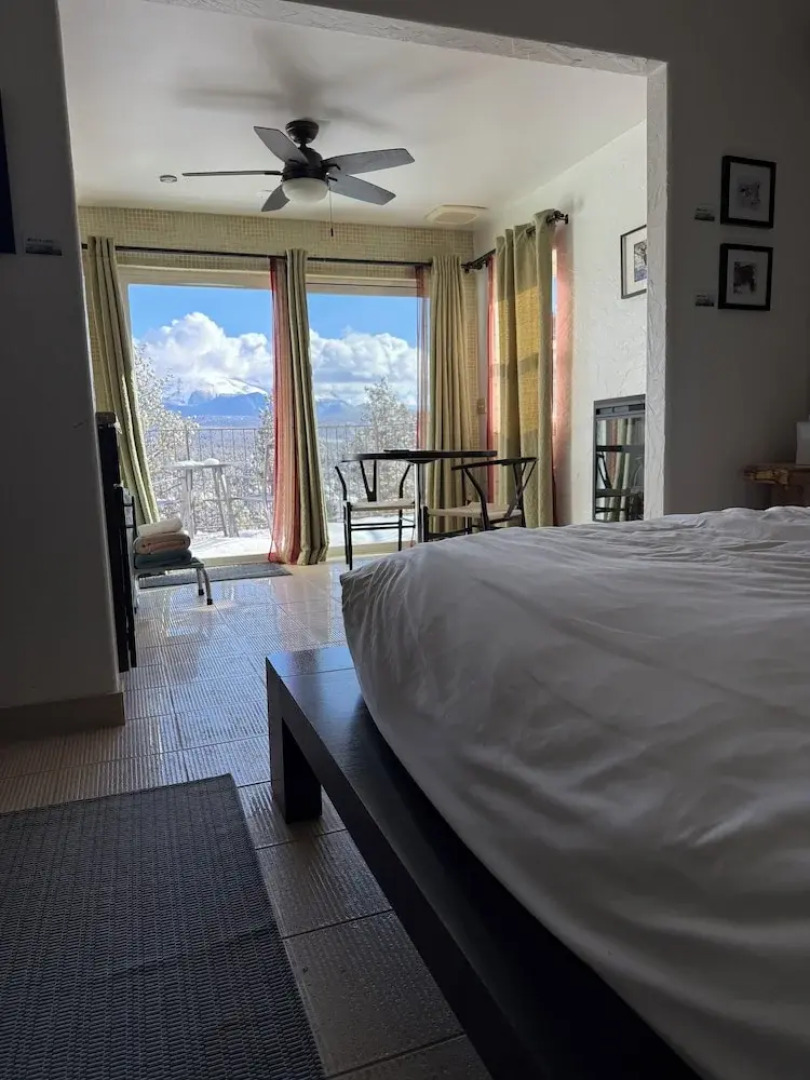 Pikes Peak Paradise Bed and Breakfast