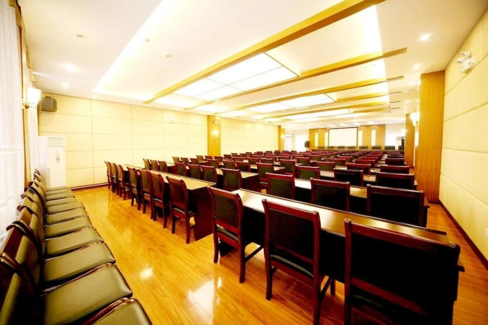 Tengchong Shun Xing Business Hotel