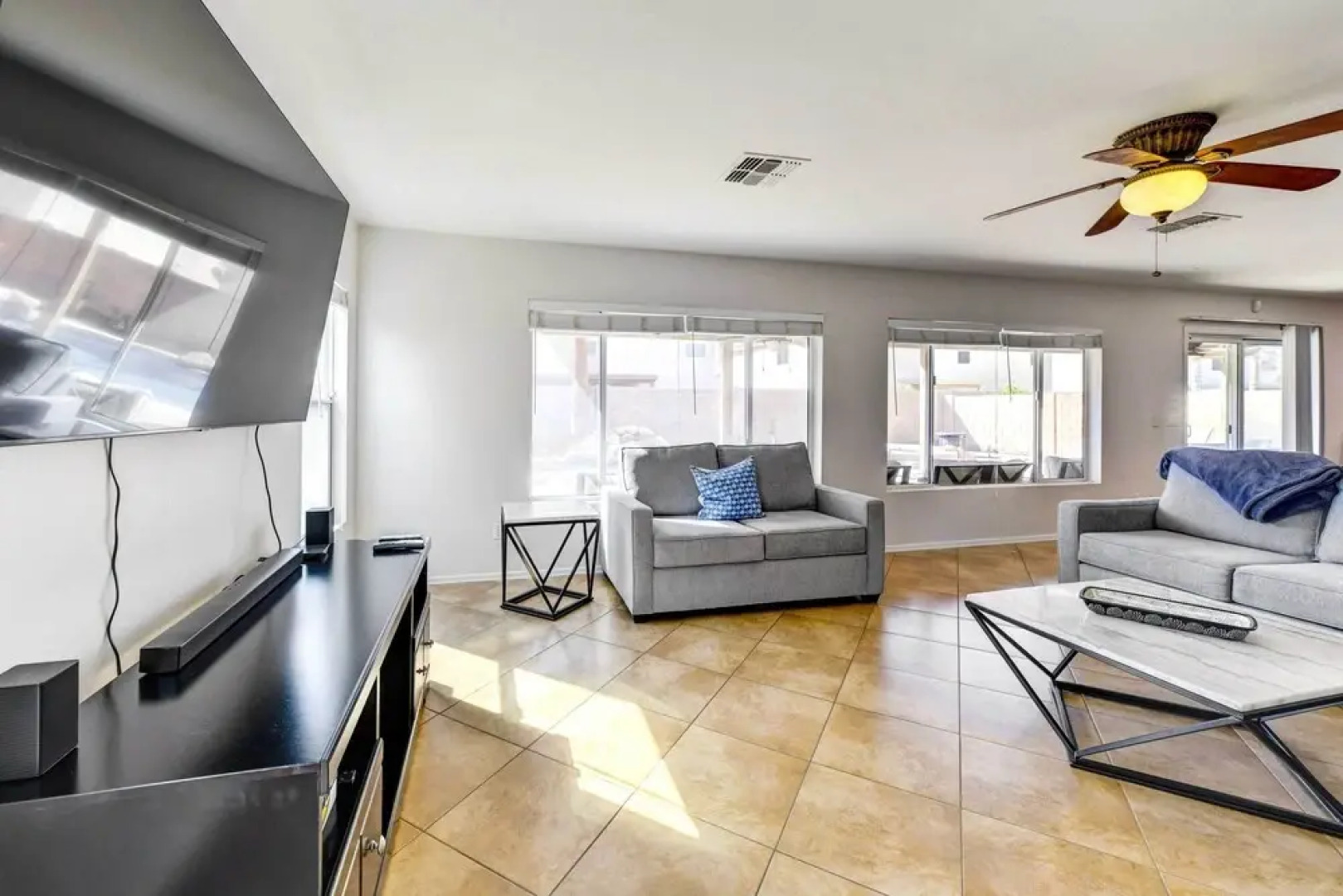 Putting Green, Pool & Spa: Home in Queen Creek!