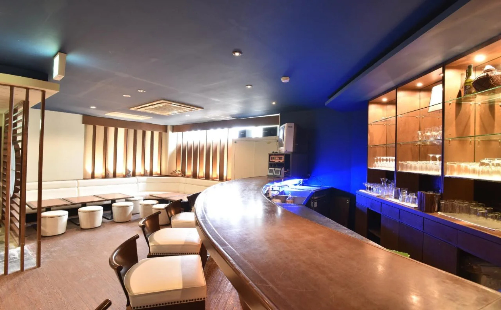 Hotel Breezebay Marina