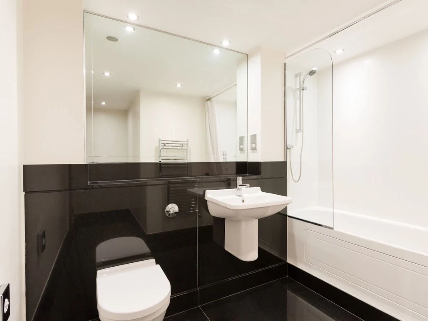 Scarlott Row temple bar dublin 2