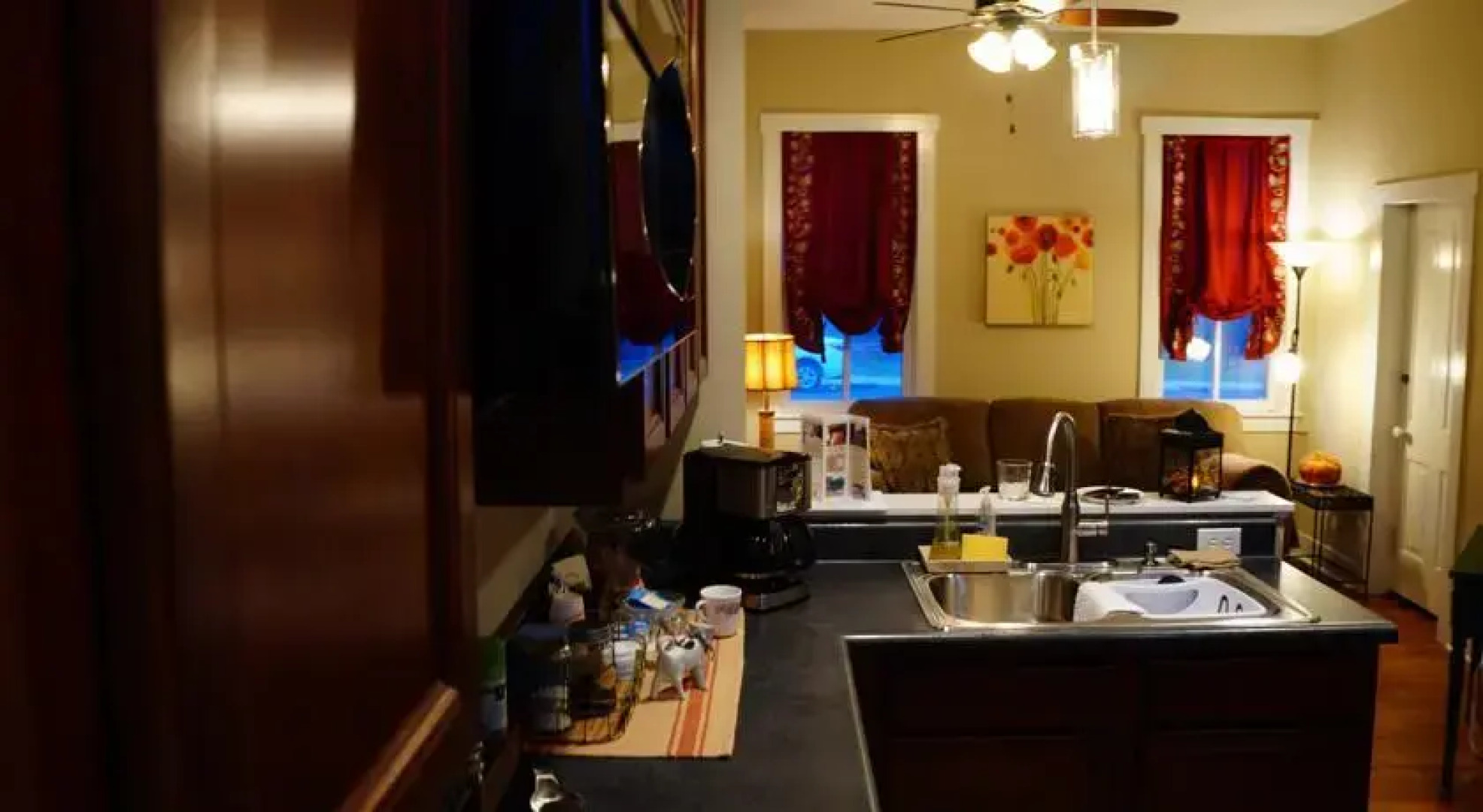 6th Street Guest House and Suites