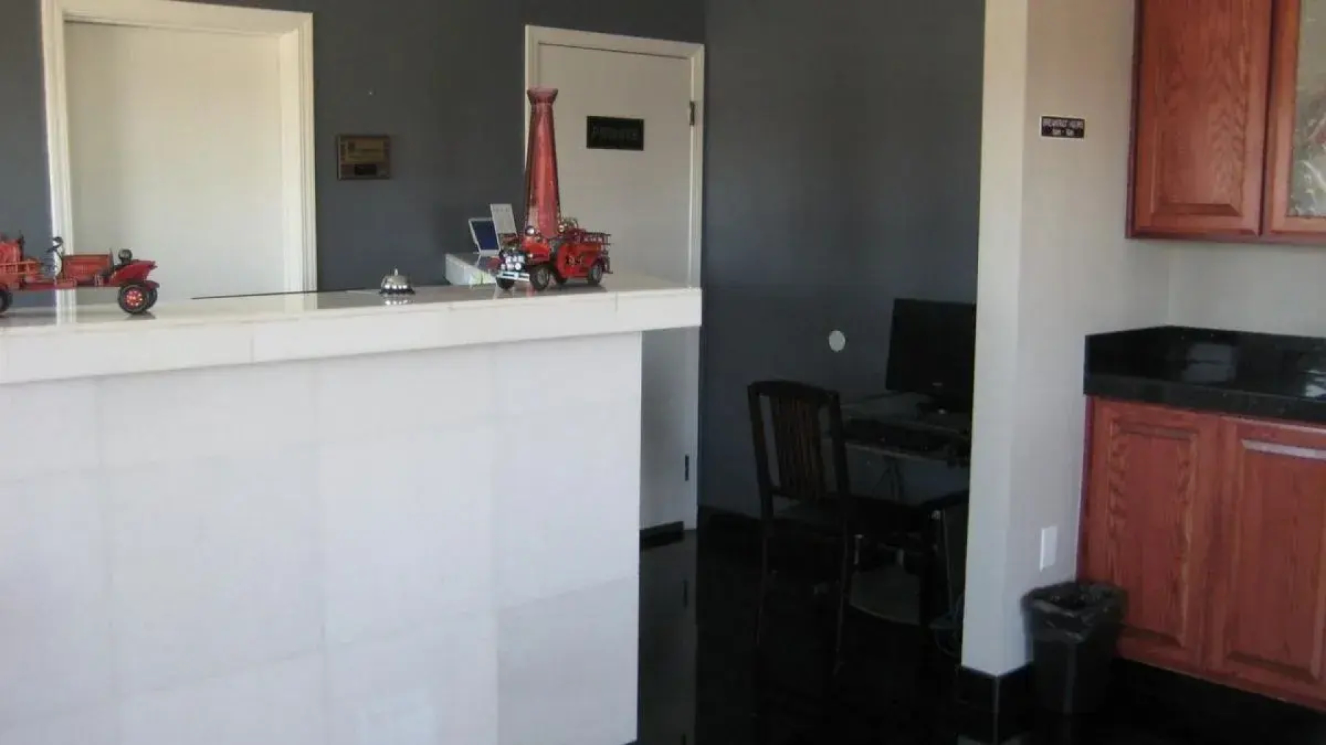 Solaire Inn & Suites