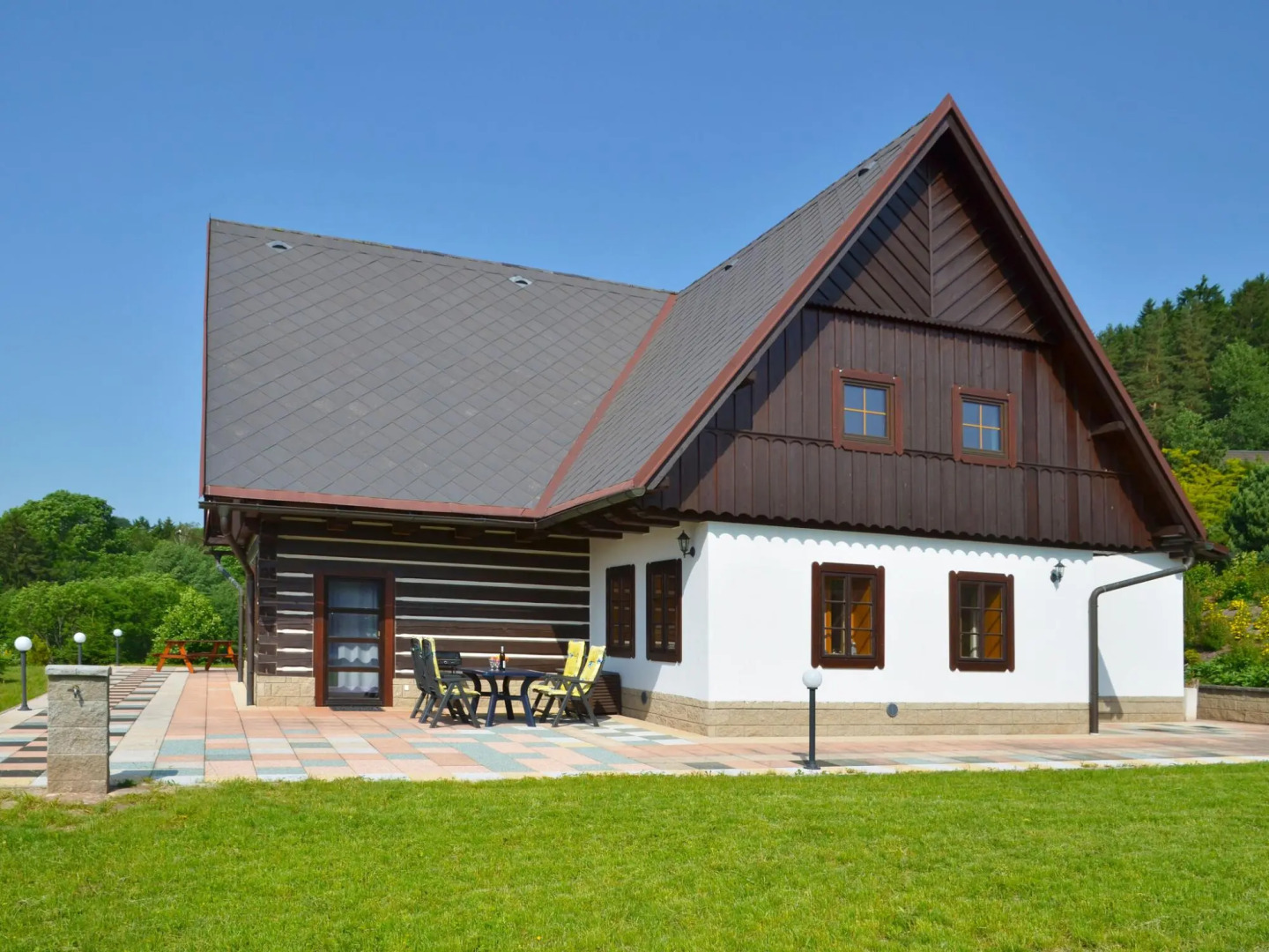 Stupna Holiday Home With Garden