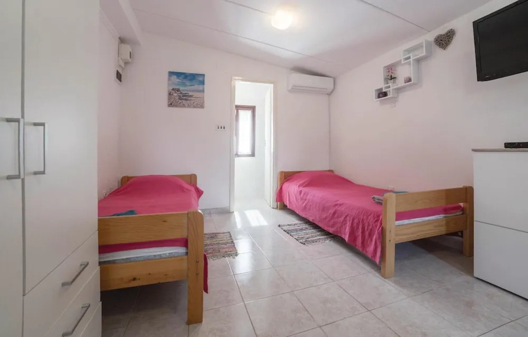 Stunning Home in Tar With Wifi and 0 Bedrooms