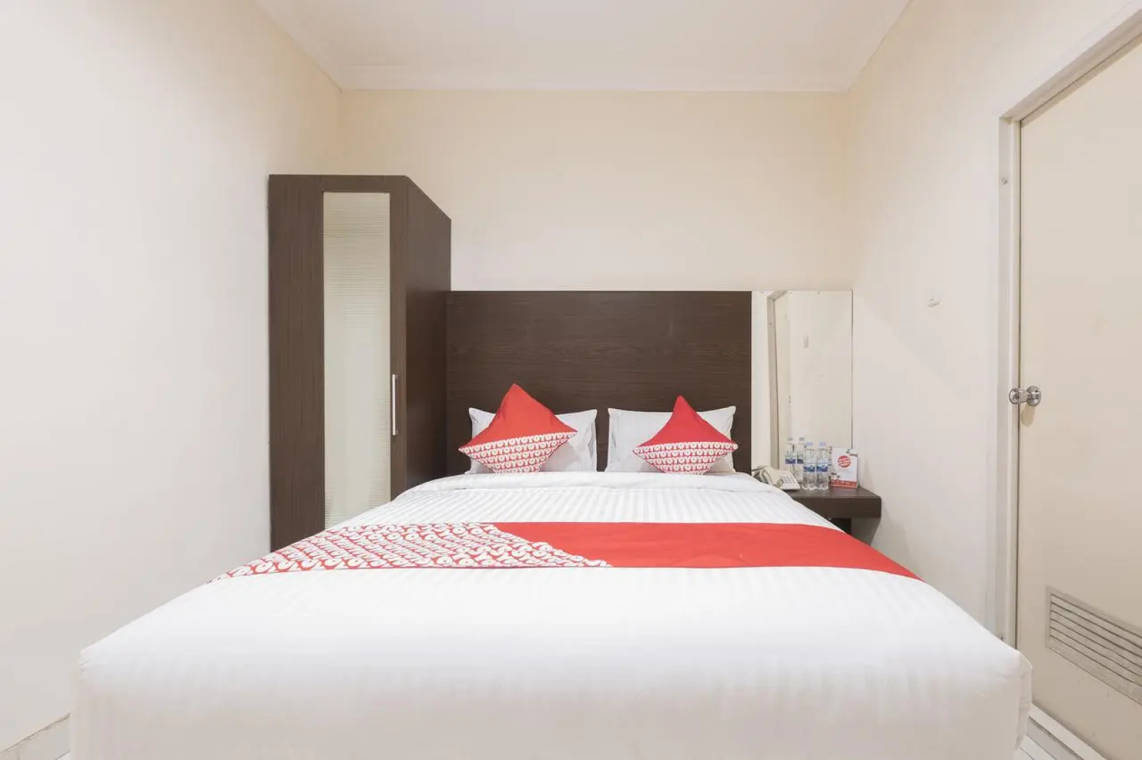 OYO 317 New Legend Hotel