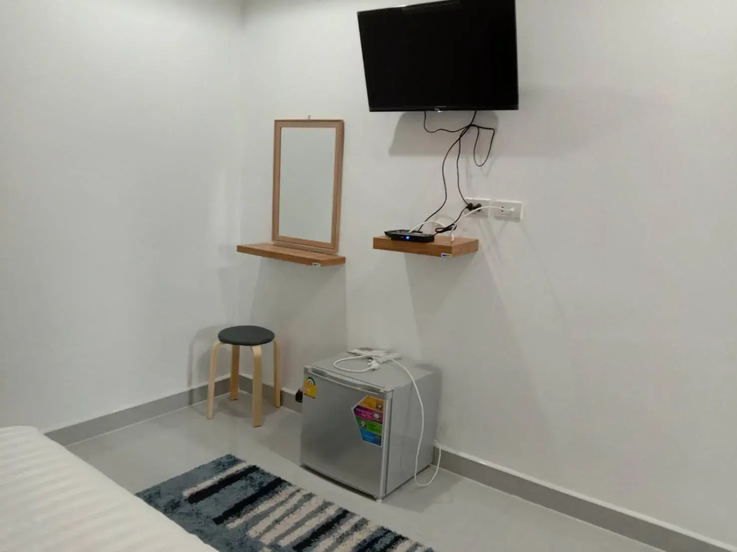 Chaiyai River Front Hotel